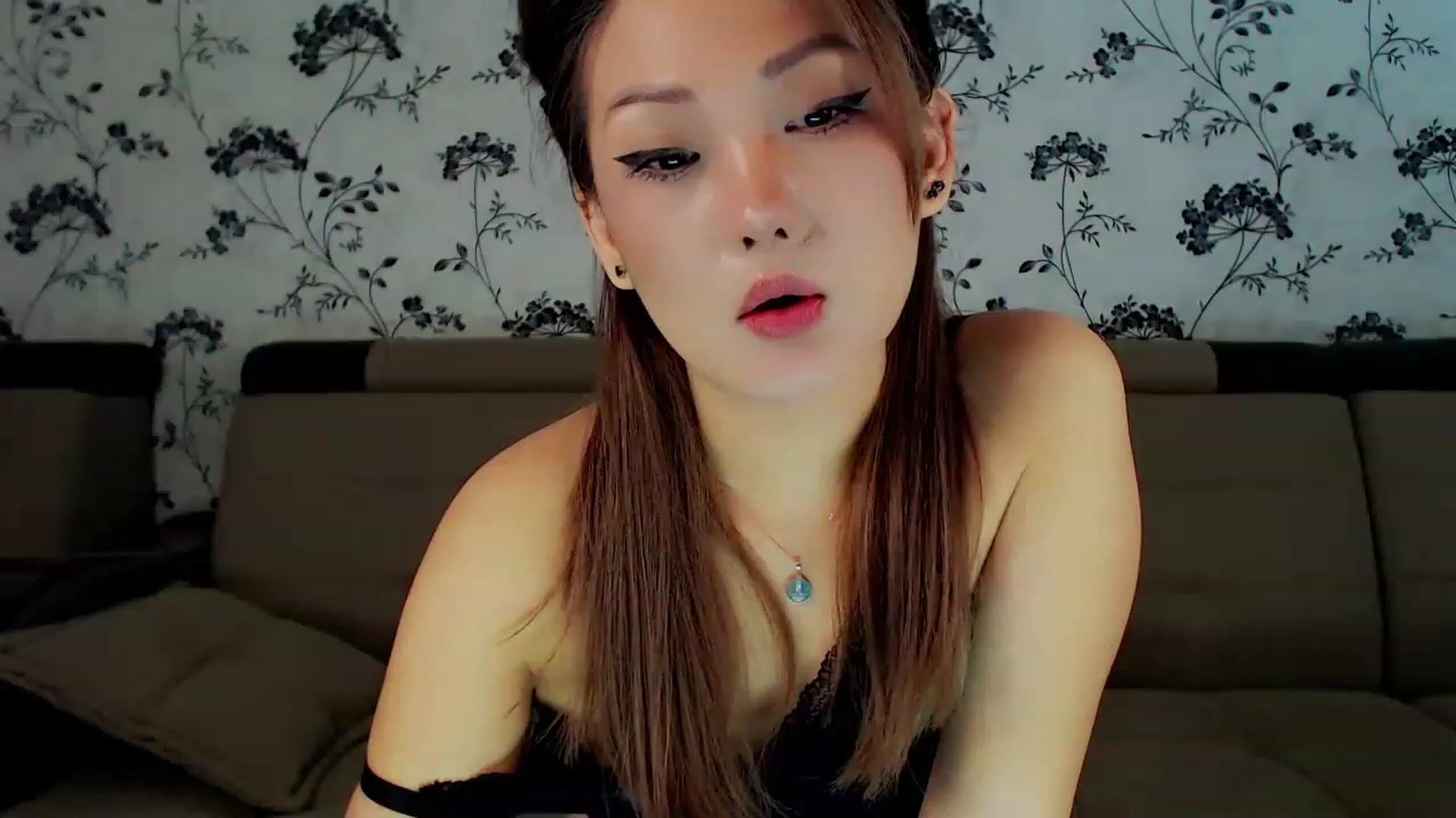 Gallery image thumbnail from Oiuysgdb's myfreecams stream on, 01/26/2023, 11:25 image 18 of 20