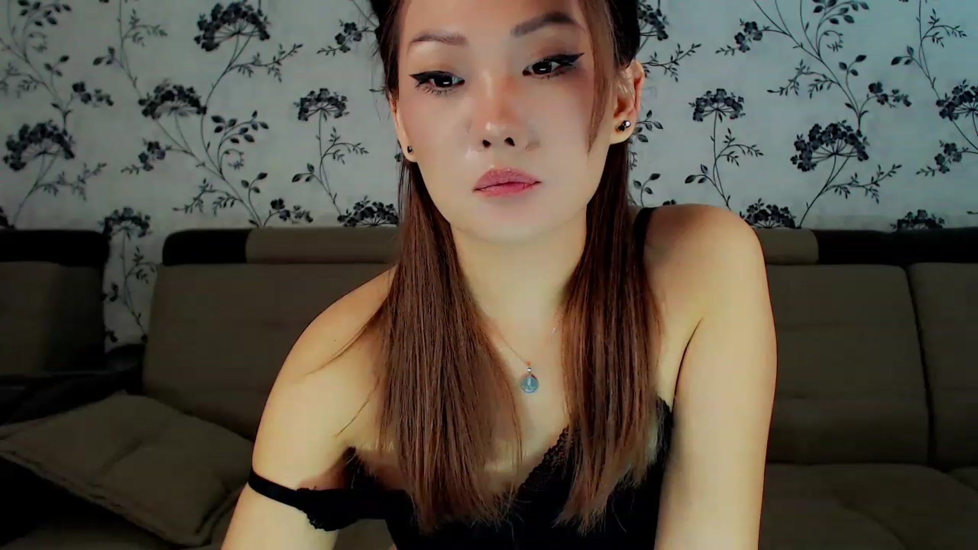 Gallery image thumbnail from Oiuysgdb's myfreecams stream on, 01/26/2023, 11:25 image 16 of 20
