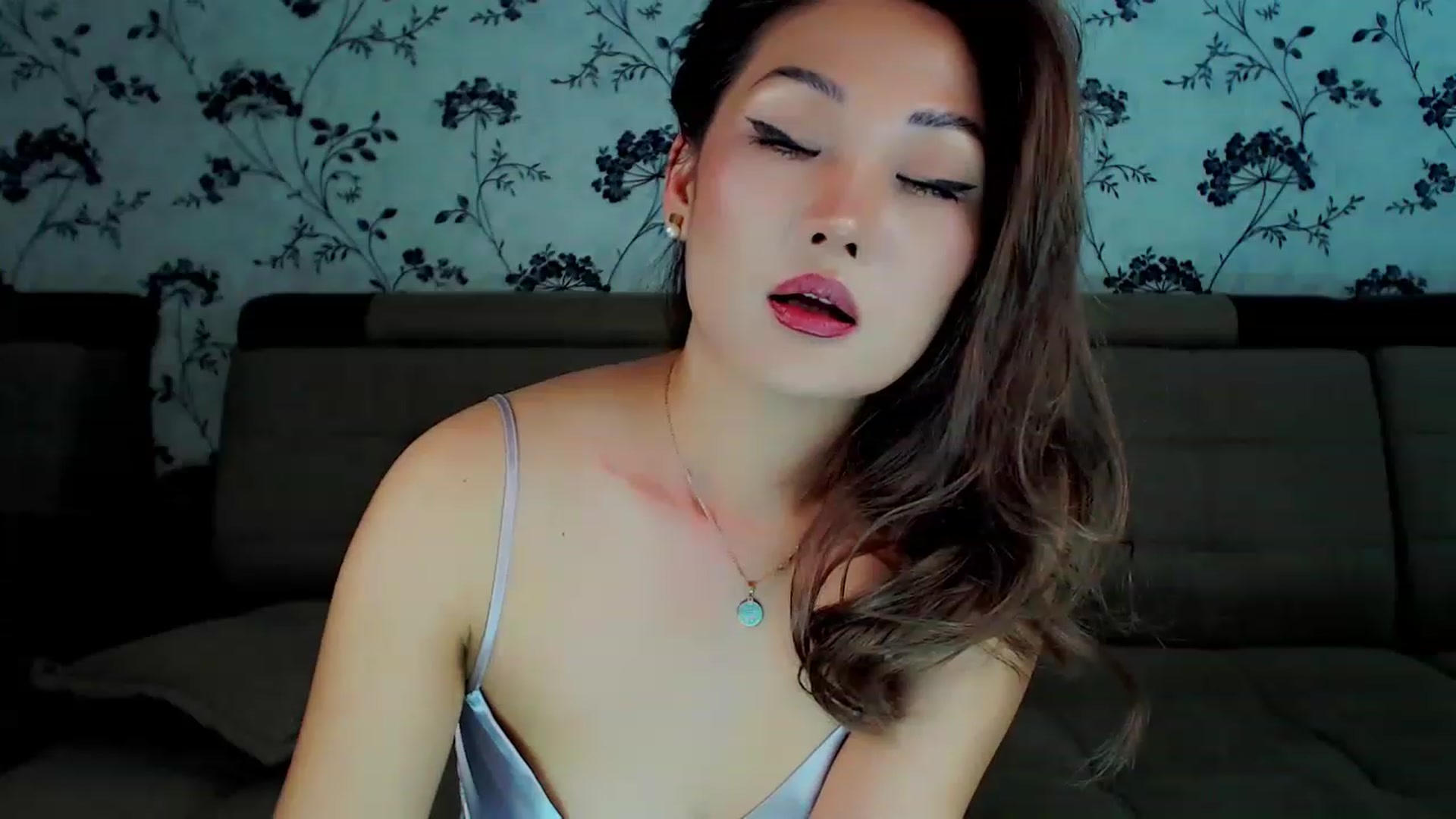 Gallery image thumbnail from Oiuysgdb's myfreecams stream on, 01/30/2023, 13:19 image 14 of 20