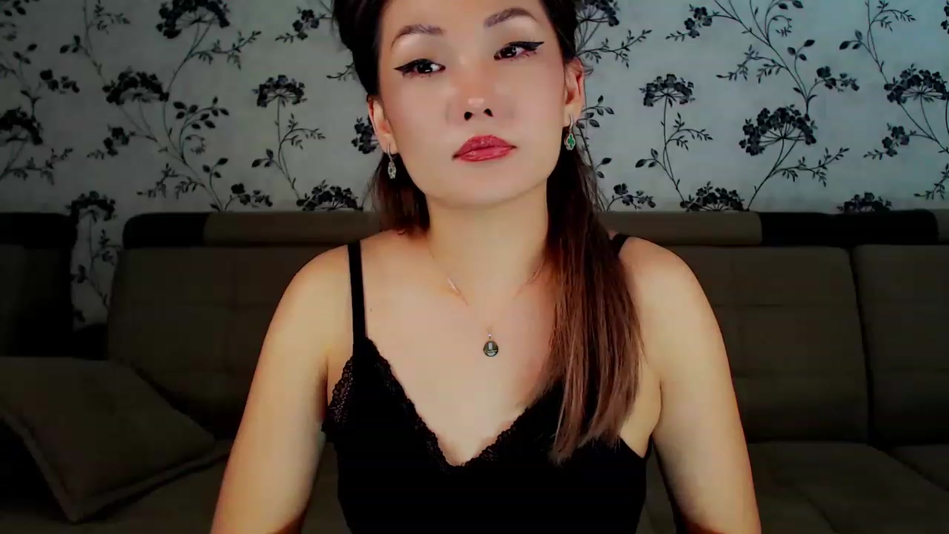 Gallery image thumbnail from Oiuysgdb's myfreecams stream on, 02/06/2023, 18:32 image 3 of 20