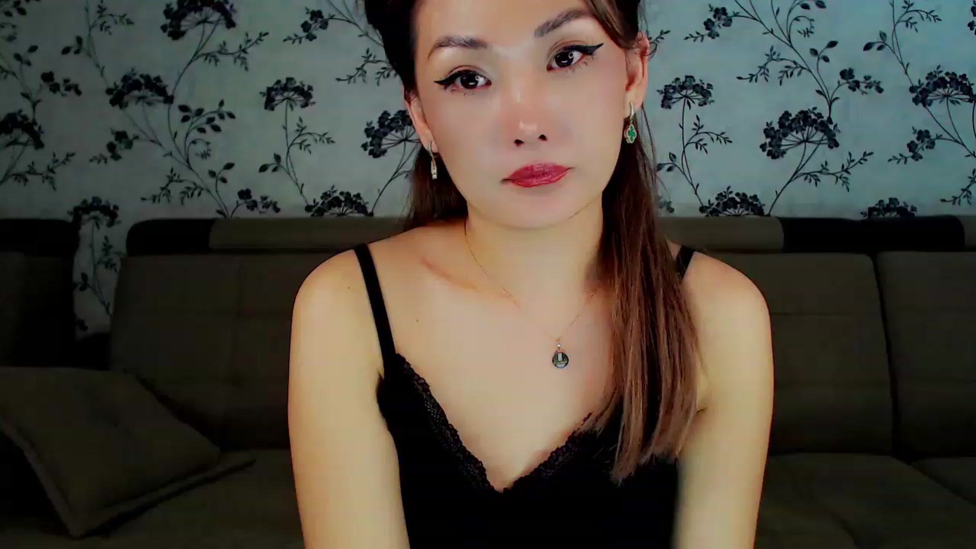 Gallery image thumbnail from Oiuysgdb's myfreecams stream on, 02/06/2023, 18:32 image 1 of 20