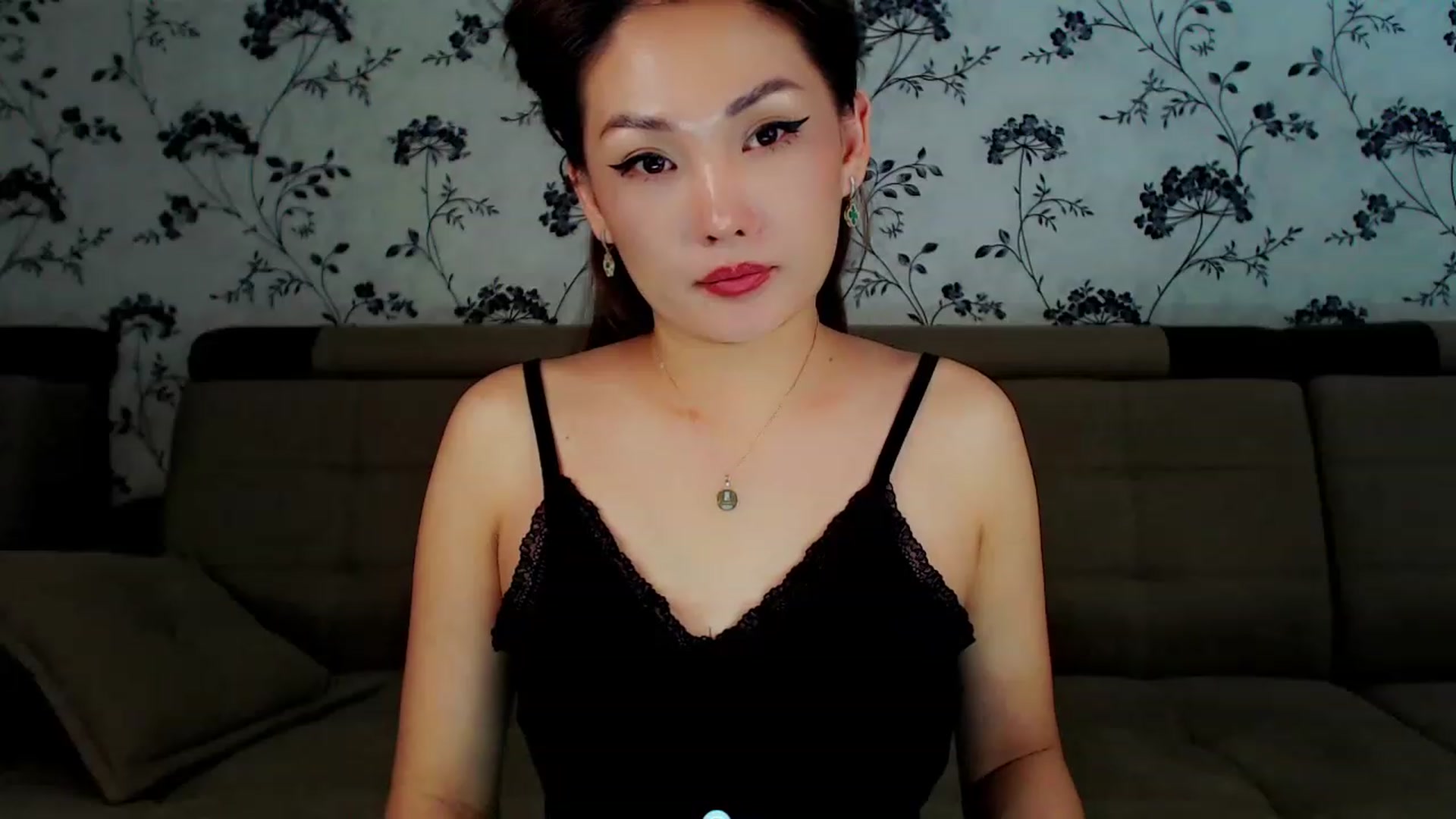 Gallery image thumbnail from Oiuysgdb's myfreecams stream on, 02/06/2023, 18:32 image 17 of 20