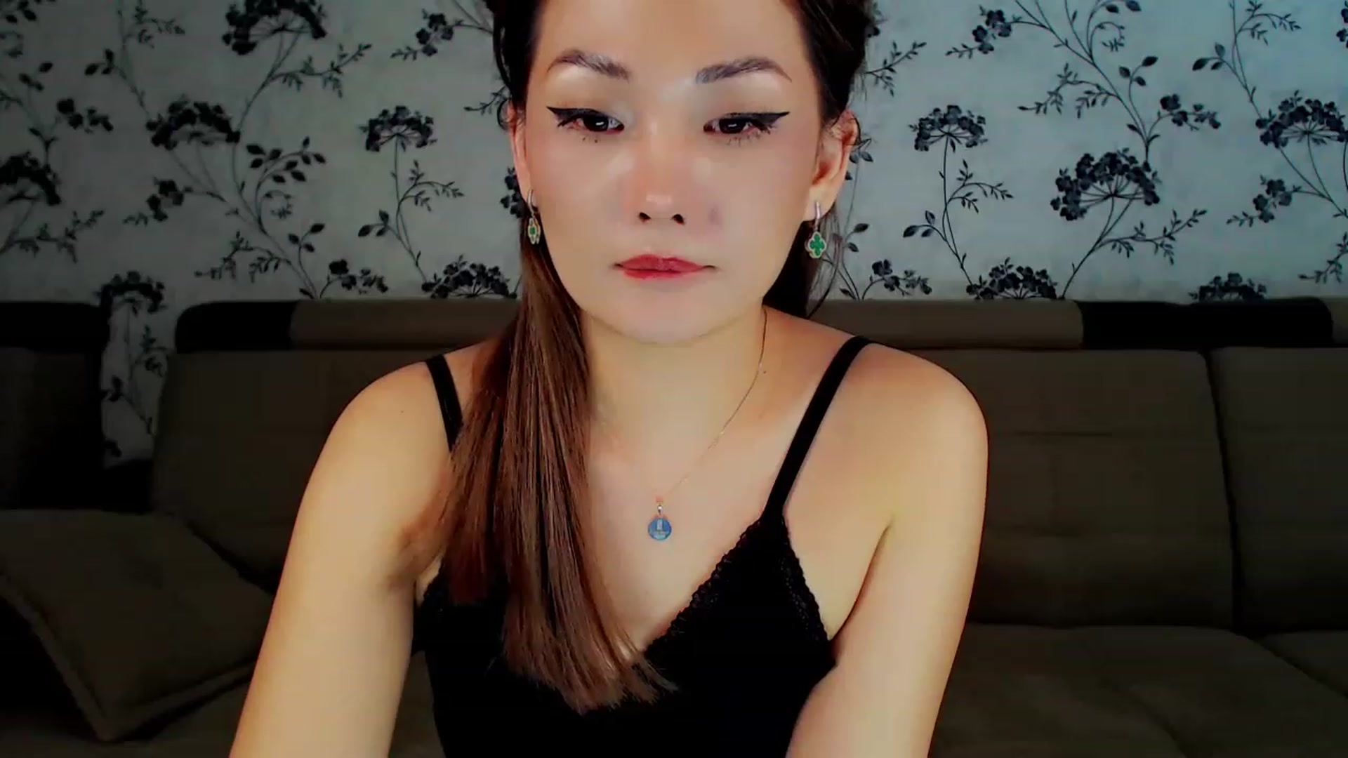 Gallery image thumbnail from Oiuysgdb's myfreecams stream on, 02/06/2023, 18:32 image 16 of 20