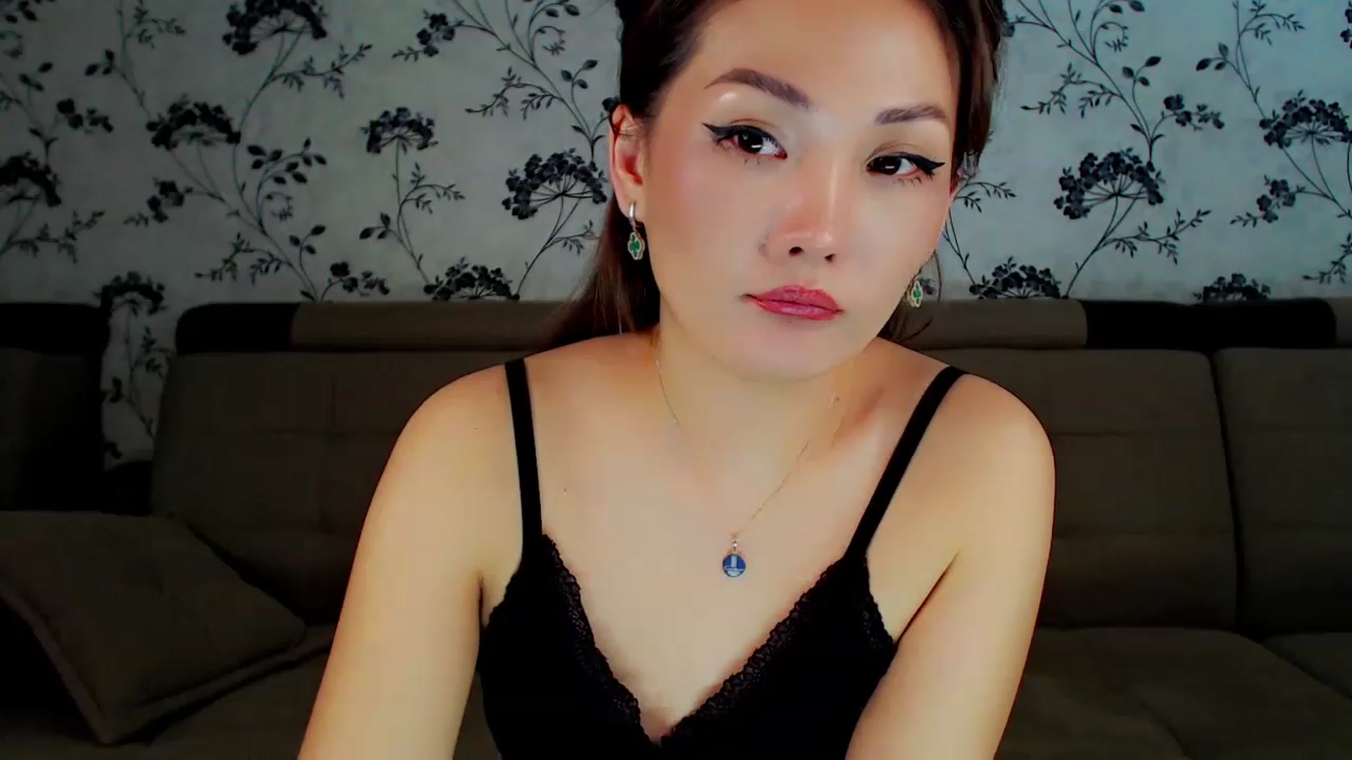 Gallery image thumbnail from Oiuysgdb's myfreecams stream on, 02/06/2023, 18:32 image 18 of 20