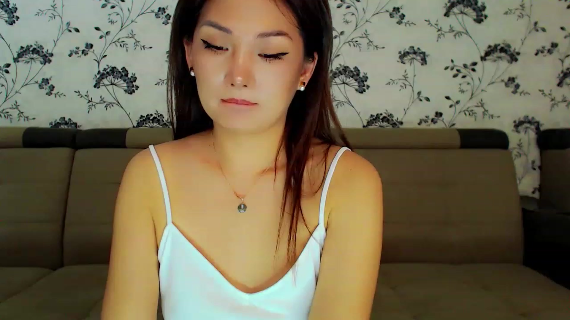 Gallery image thumbnail from Oiuysgdb's myfreecams stream on, 02/12/2023, 16:39 image 6 of 20