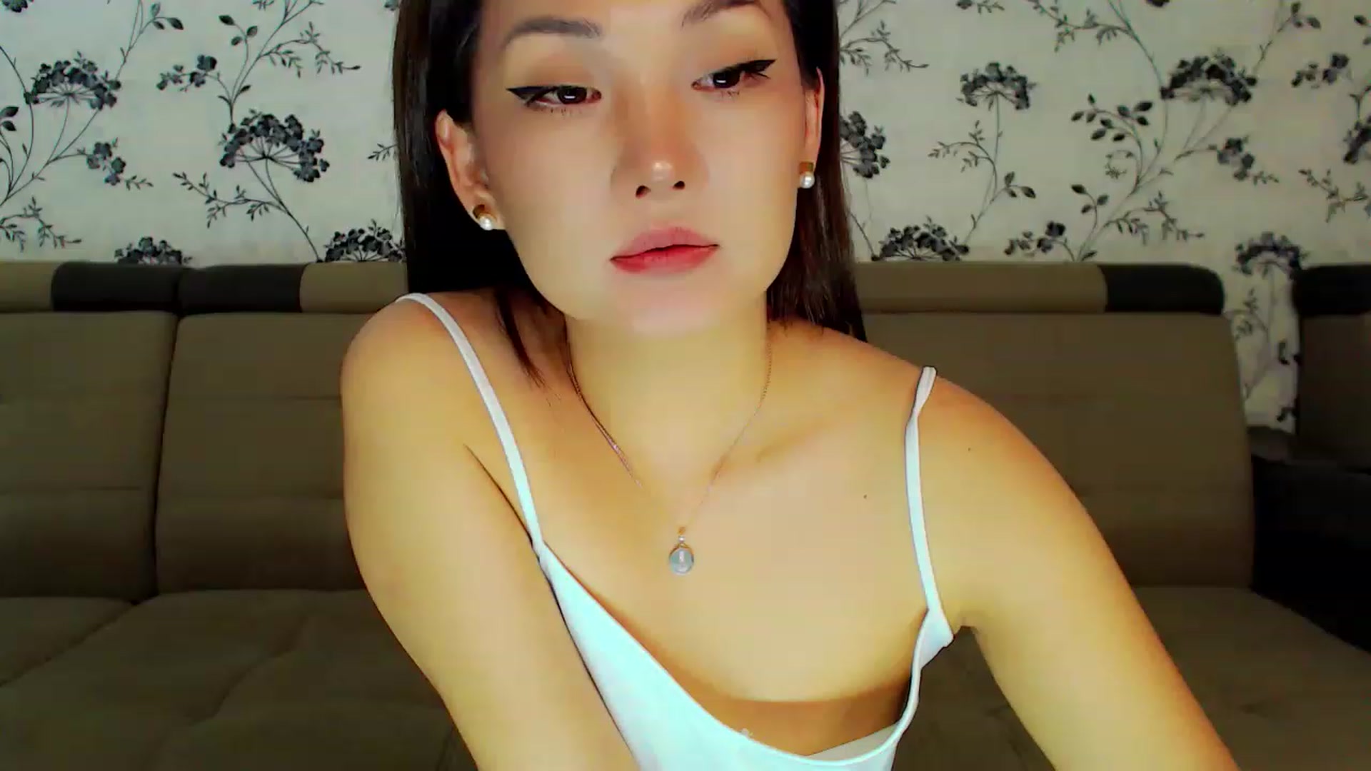 Gallery image thumbnail from Oiuysgdb's myfreecams stream on, 02/12/2023, 16:39 image 16 of 20