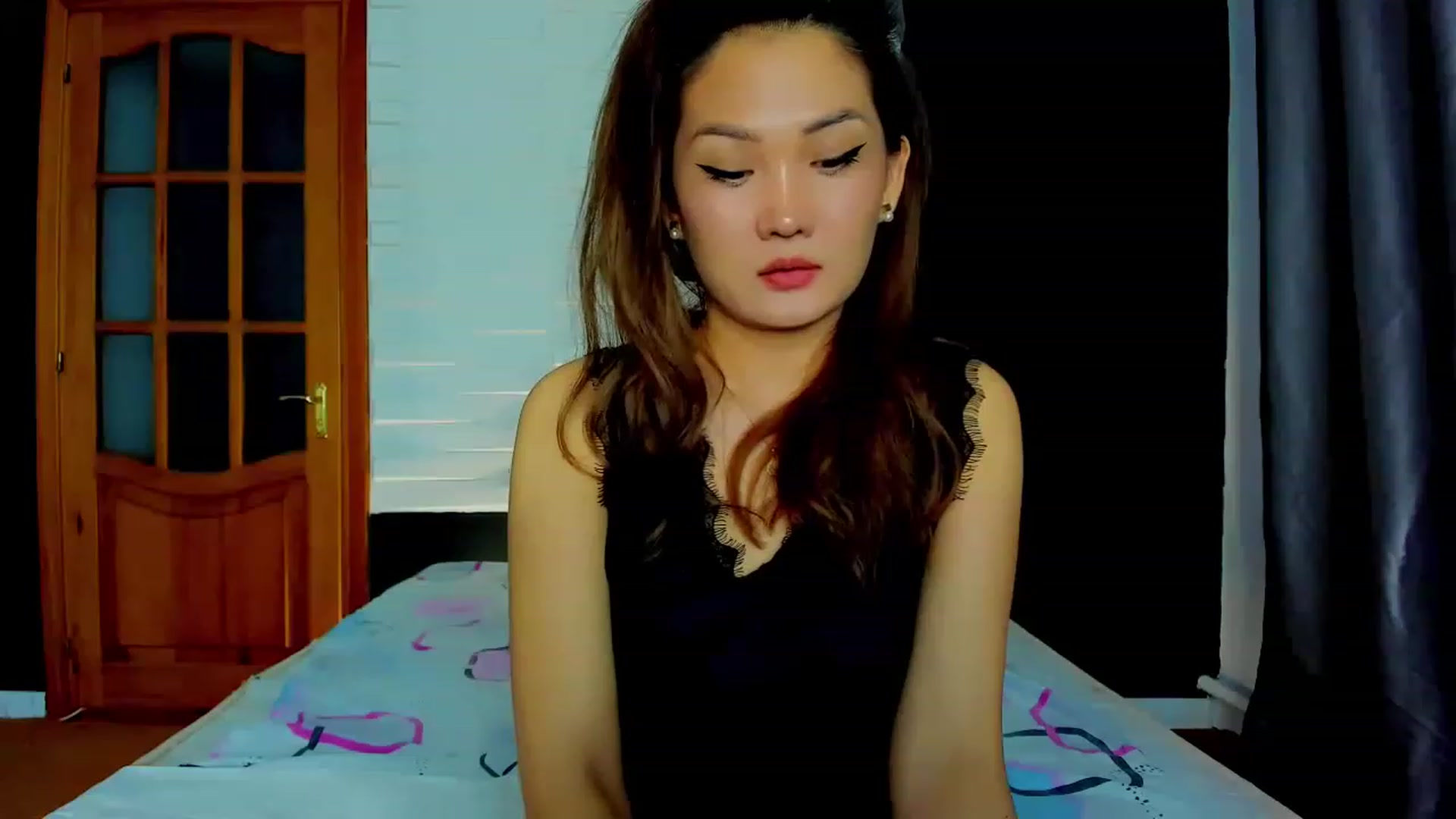 Gallery image thumbnail from Oiuysgdb's myfreecams stream on, 03/12/2023, 16:53 image 1 of 20