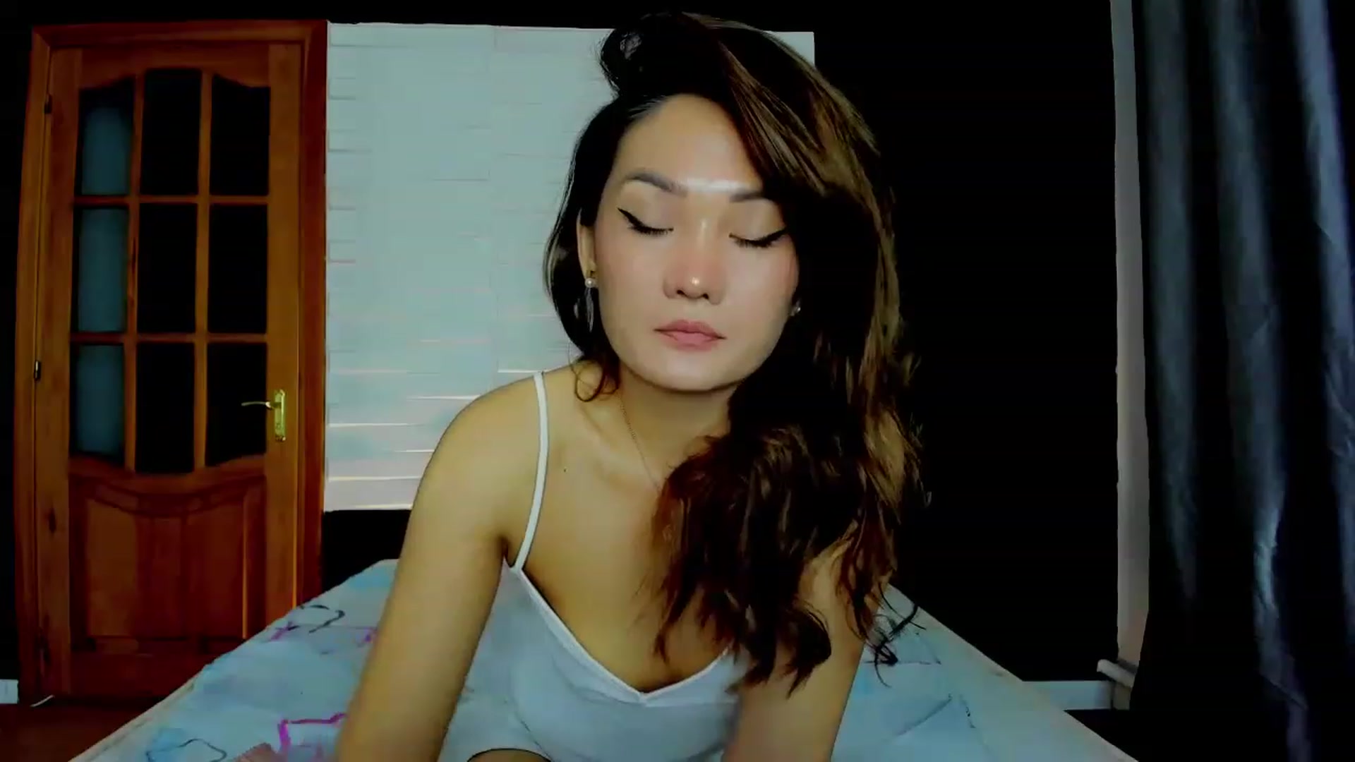 Gallery image thumbnail from Oiuysgdb's myfreecams stream on, 03/14/2023, 17:26 image 15 of 20