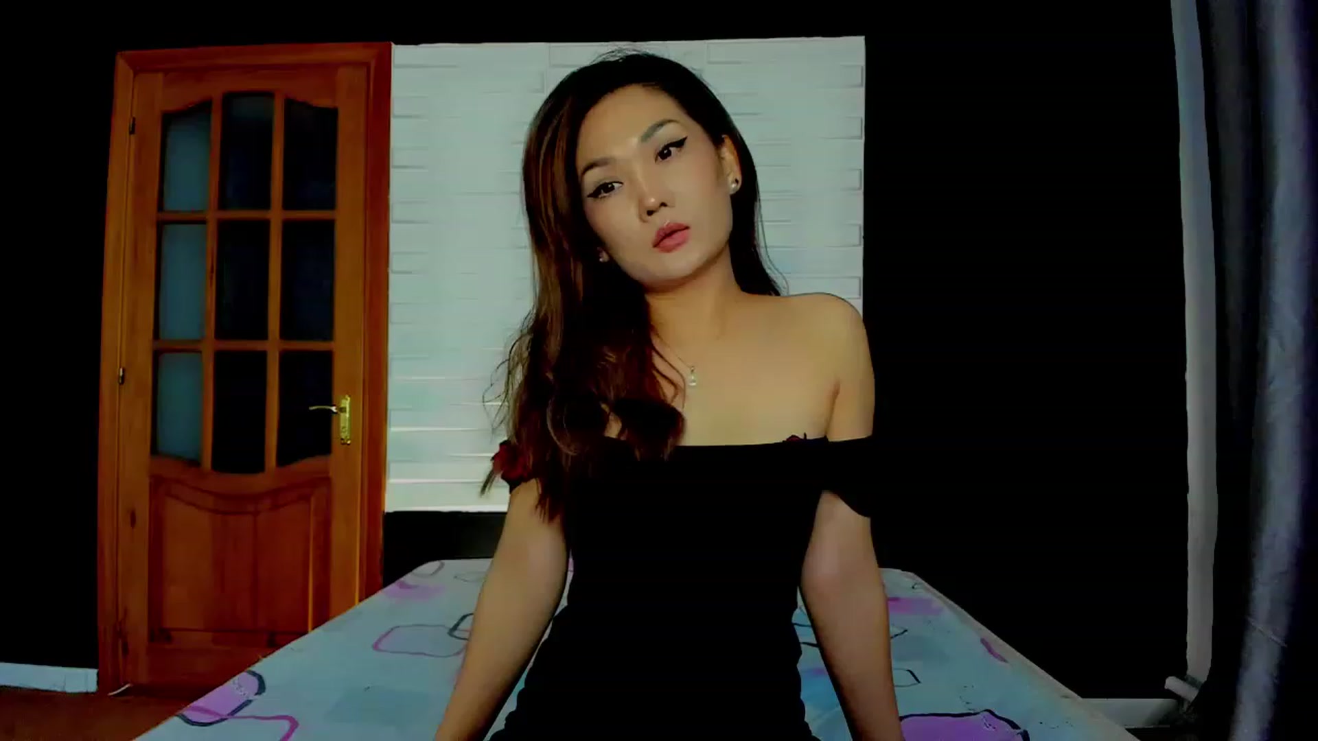 Gallery image thumbnail from Oiuysgdb's myfreecams stream on, 03/15/2023, 15:17 image 6 of 20