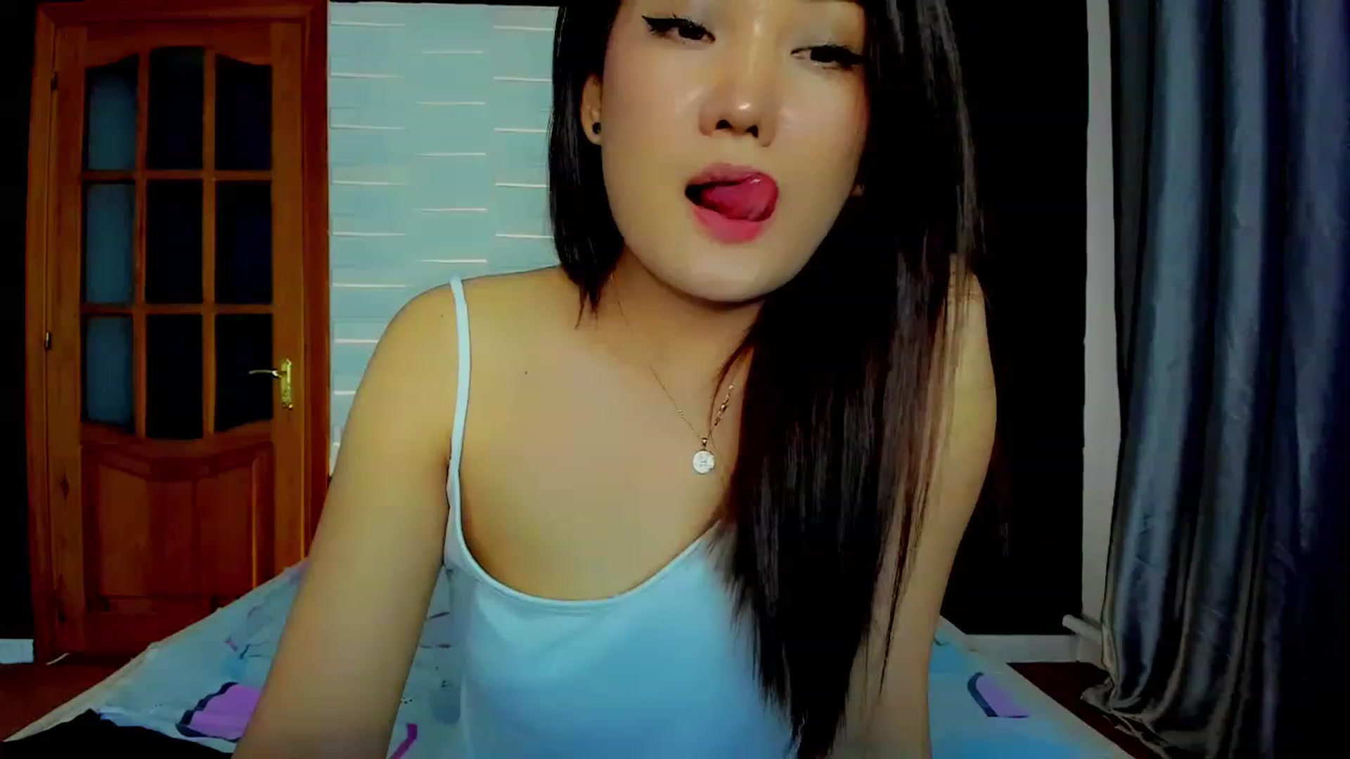 Gallery image thumbnail from Oiuysgdb's myfreecams stream on, 03/25/2023, 17:31 image 8 of 20
