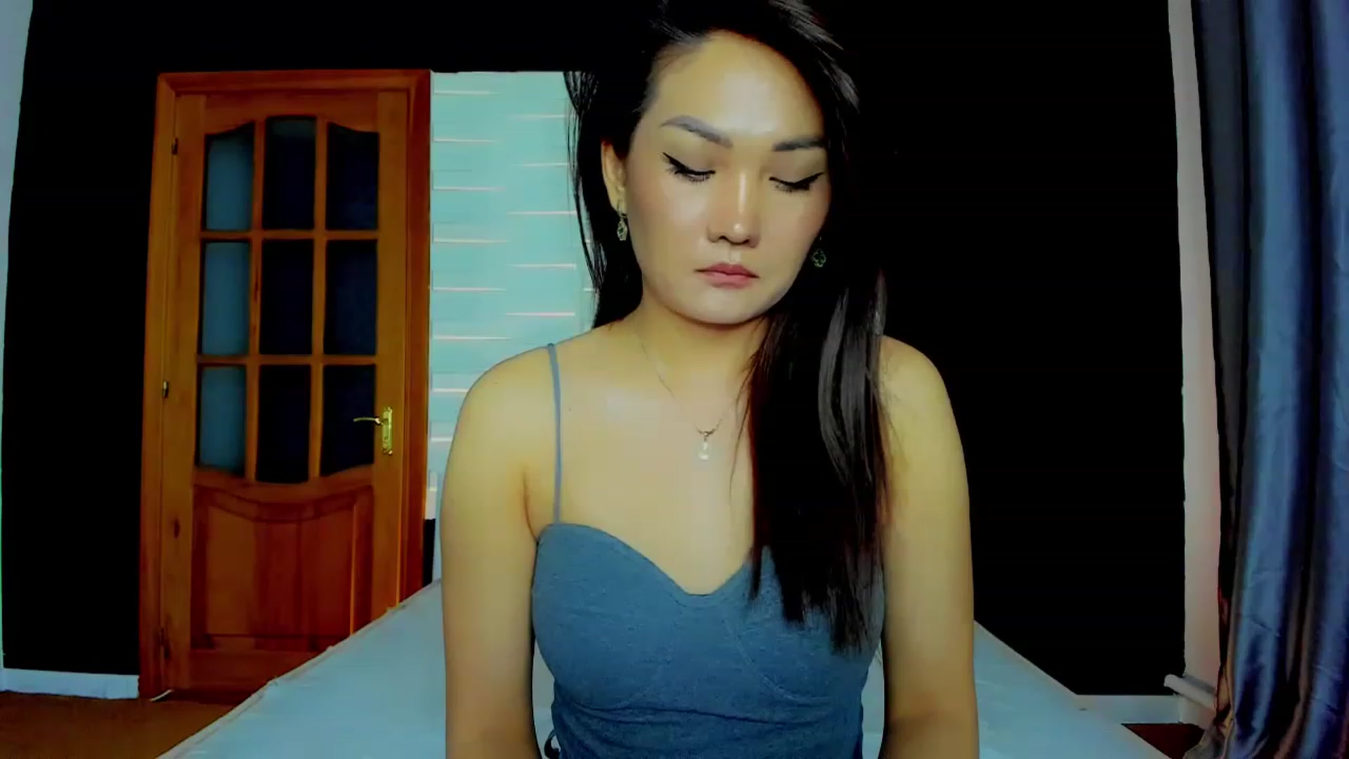 Gallery image thumbnail from Oiuysgdb's myfreecams stream on, 03/27/2023, 17:39 image 15 of 20
