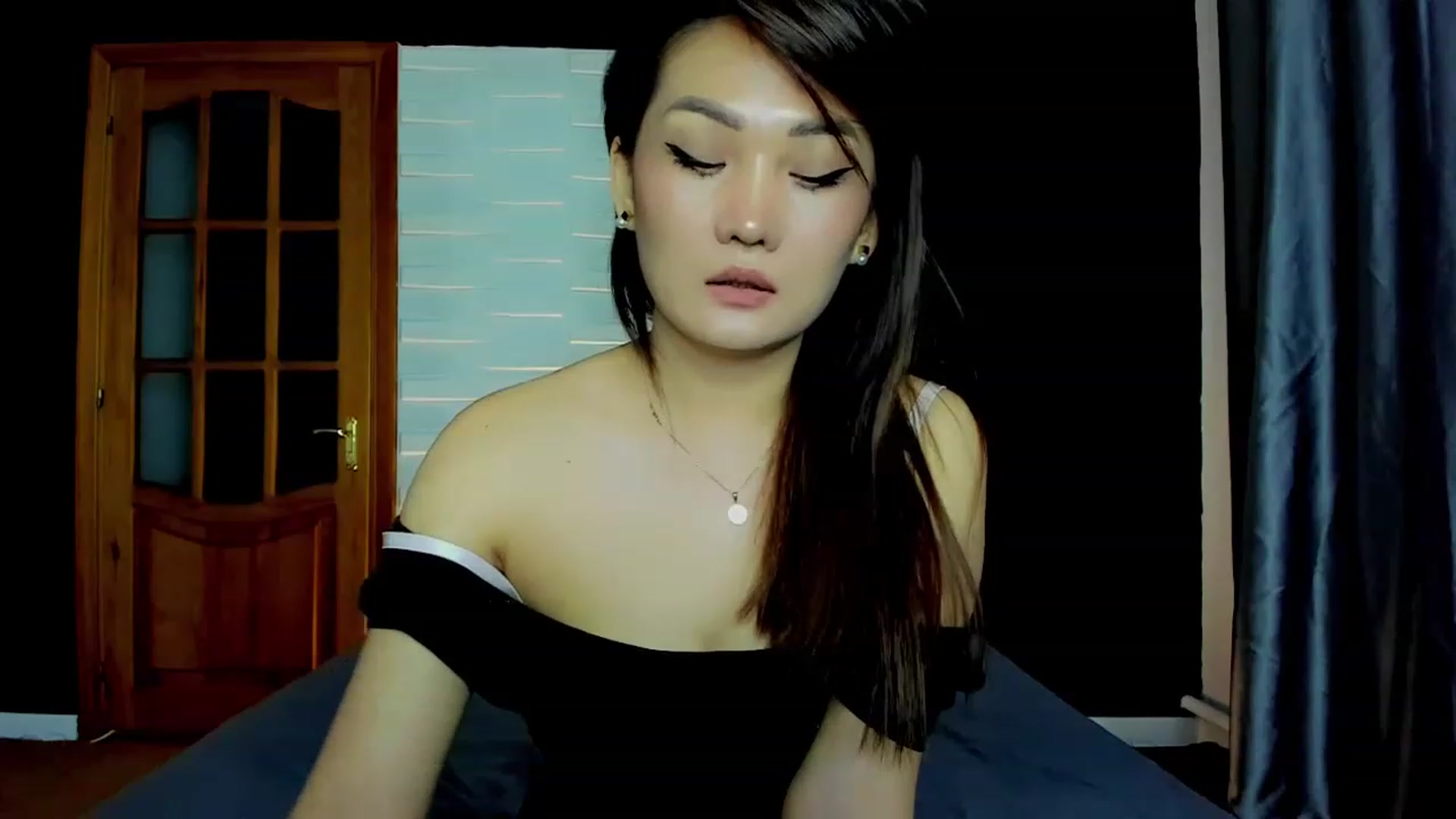 Gallery image thumbnail from Oiuysgdb's myfreecams stream on, 04/08/2023, 15:10 image 6 of 20