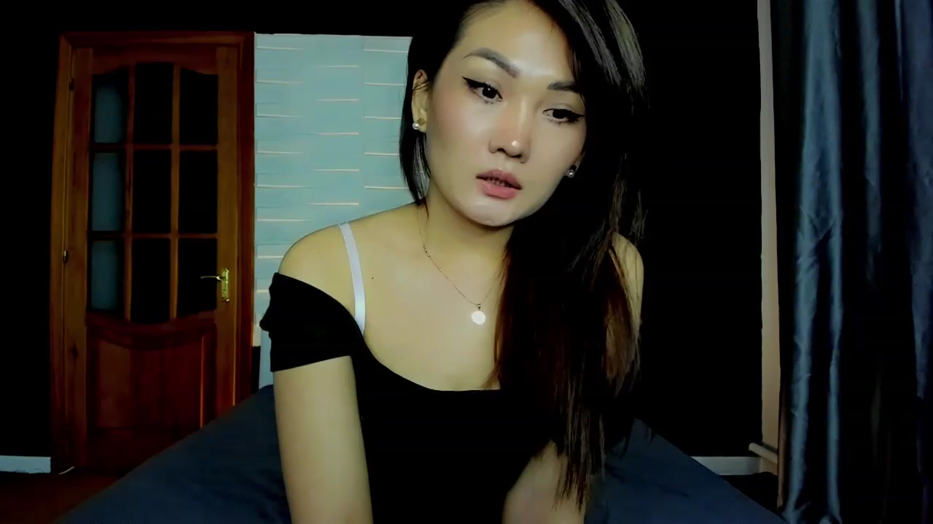 Gallery image thumbnail from Oiuysgdb's myfreecams stream on, 04/08/2023, 15:10 image 3 of 20