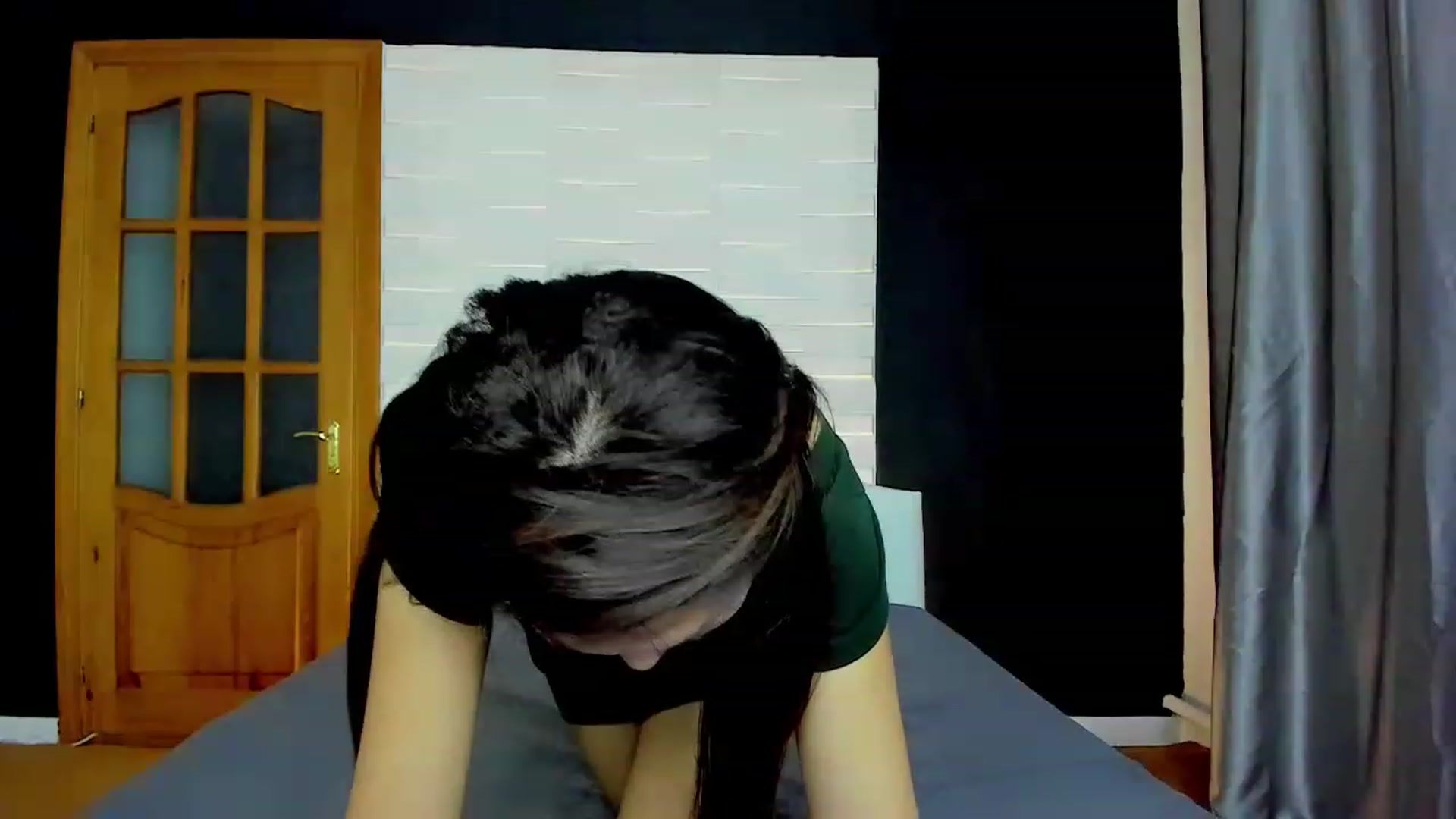 Gallery image thumbnail from Oiuysgdb's myfreecams stream on, 04/08/2023, 17:13 image 14 of 20