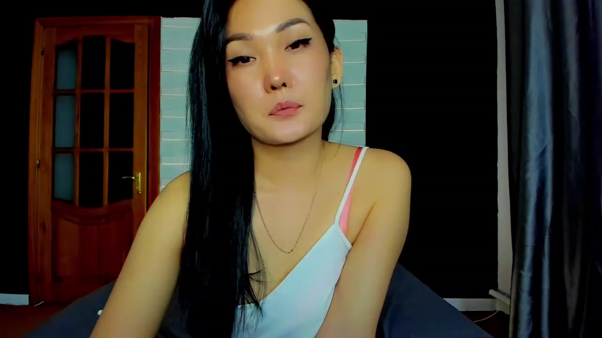 Gallery image thumbnail from Oiuysgdb's myfreecams stream on, 04/13/2023, 15:23 image 17 of 20