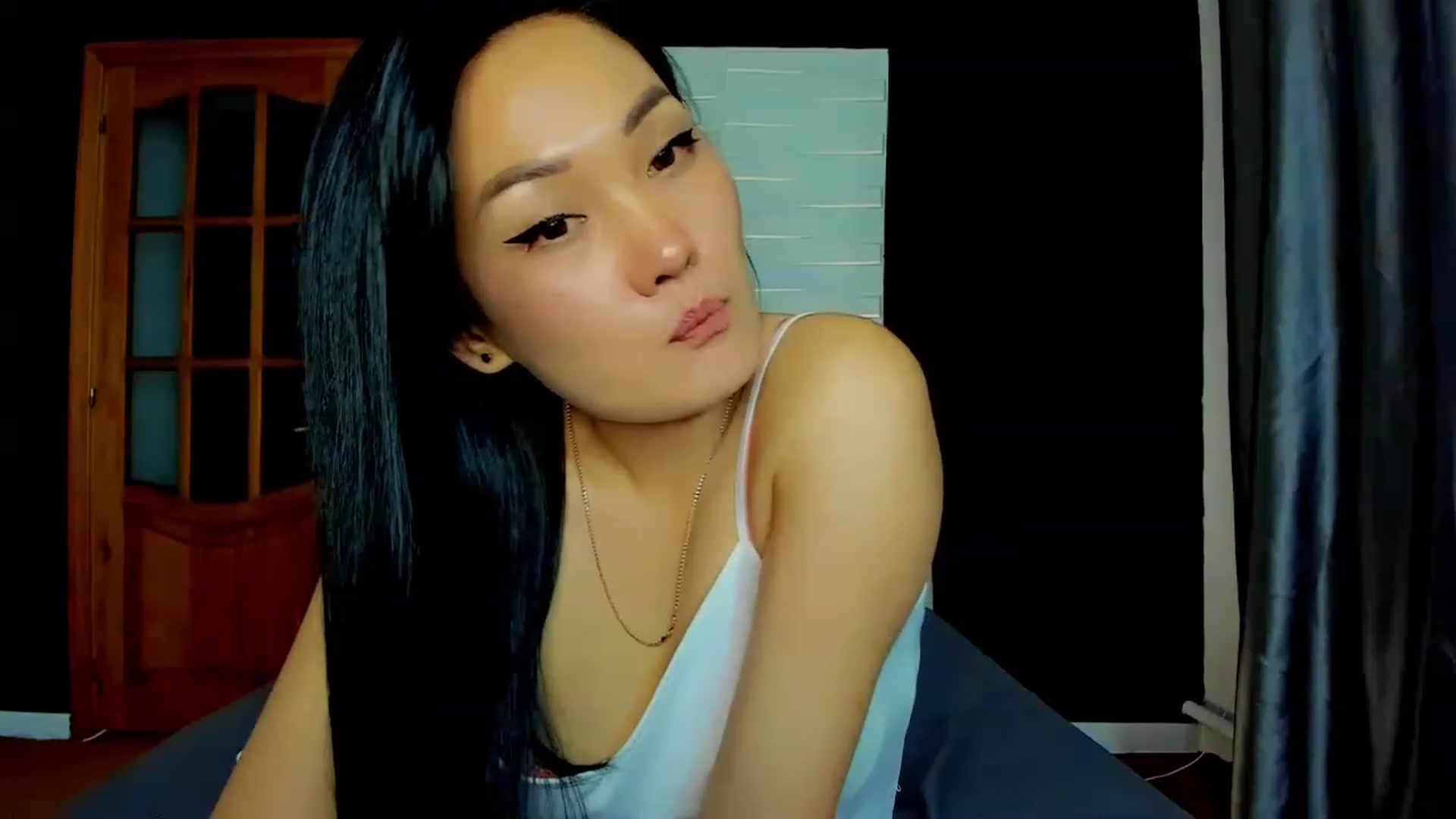 Gallery image thumbnail from Oiuysgdb's myfreecams stream on, 04/13/2023, 15:23 image 15 of 20
