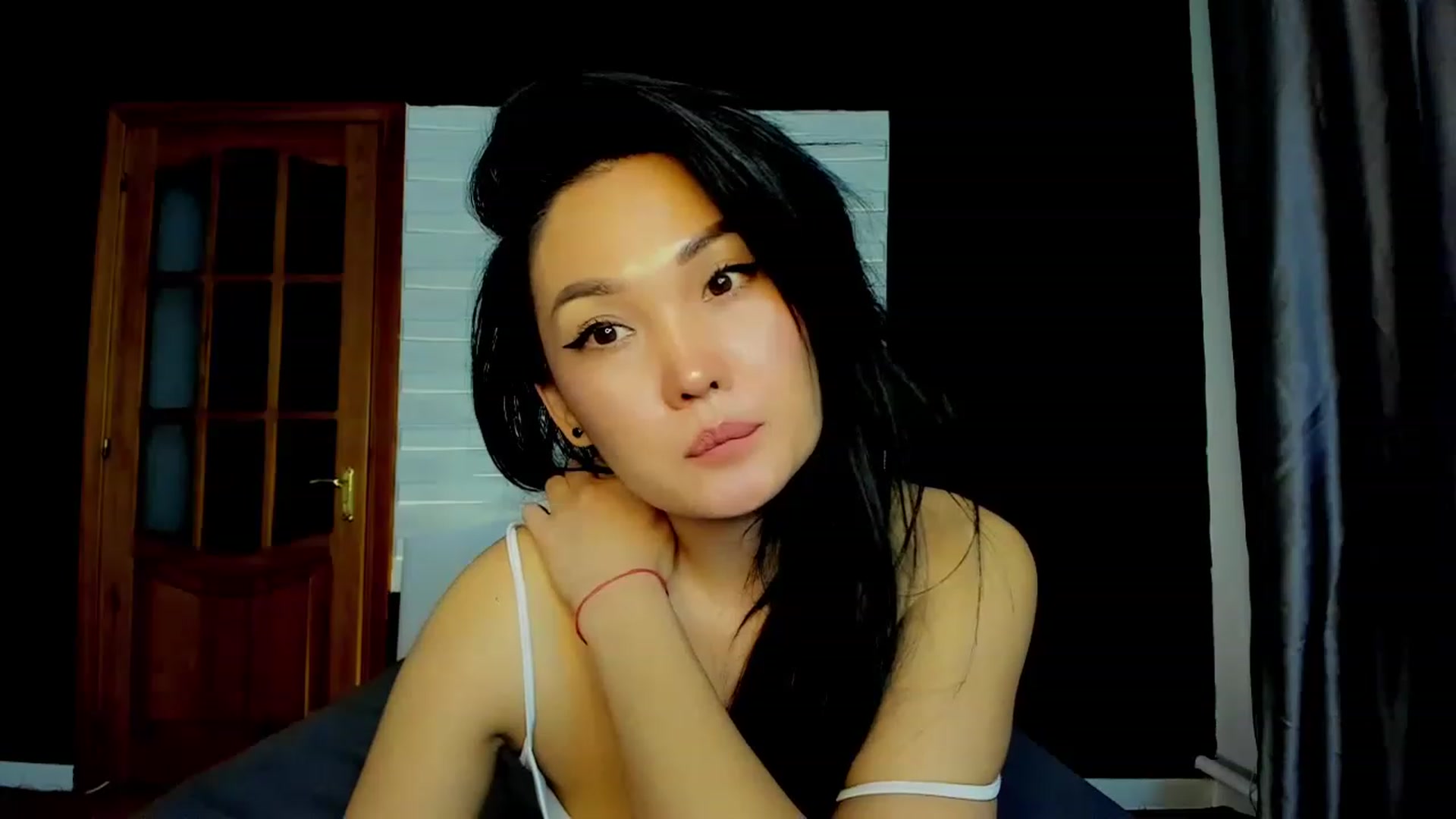 Gallery image thumbnail from Oiuysgdb's myfreecams stream on, 04/15/2023, 17:50 image 13 of 20