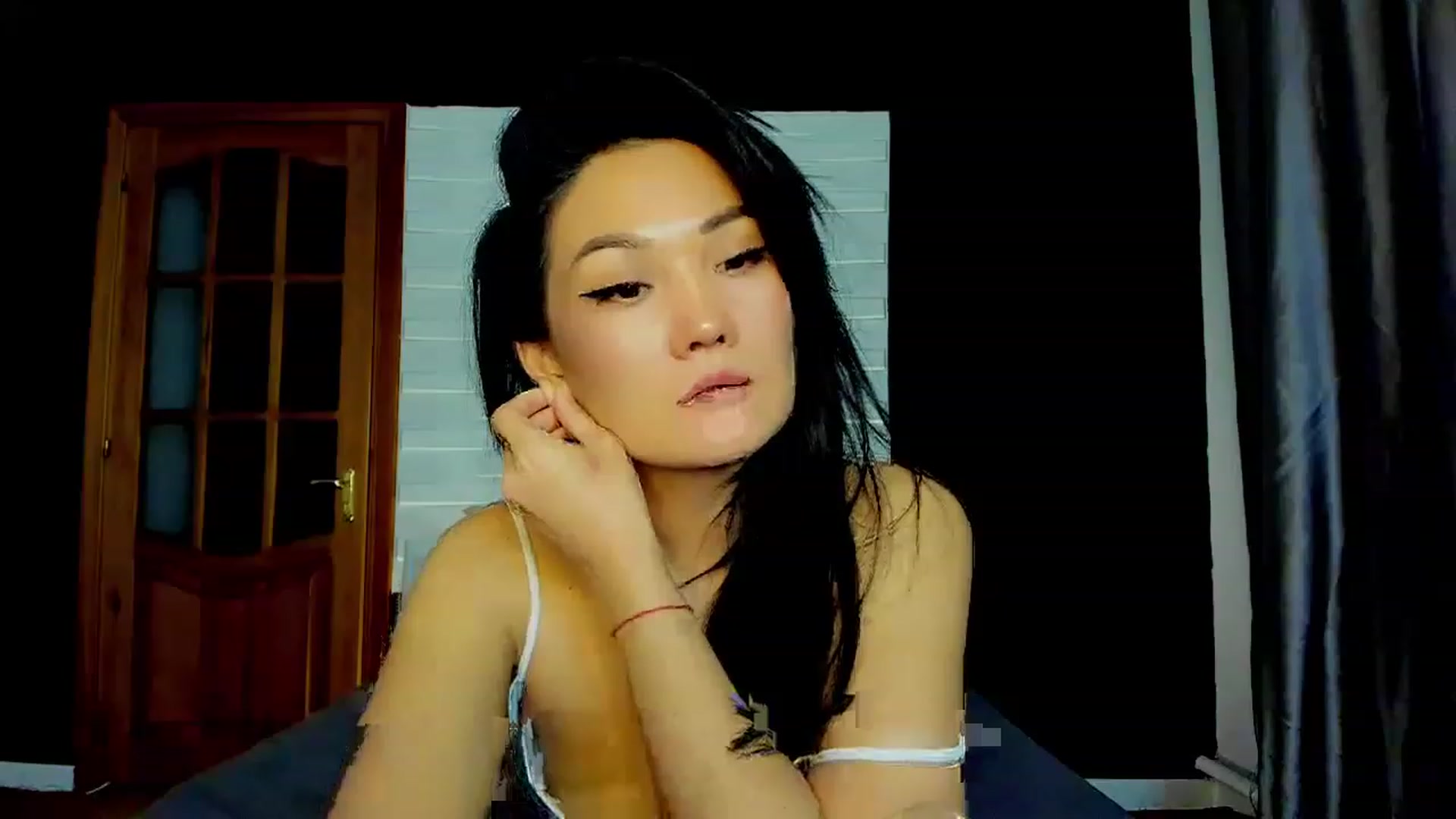 Gallery image thumbnail from Oiuysgdb's myfreecams stream on, 04/15/2023, 17:50 image 15 of 20