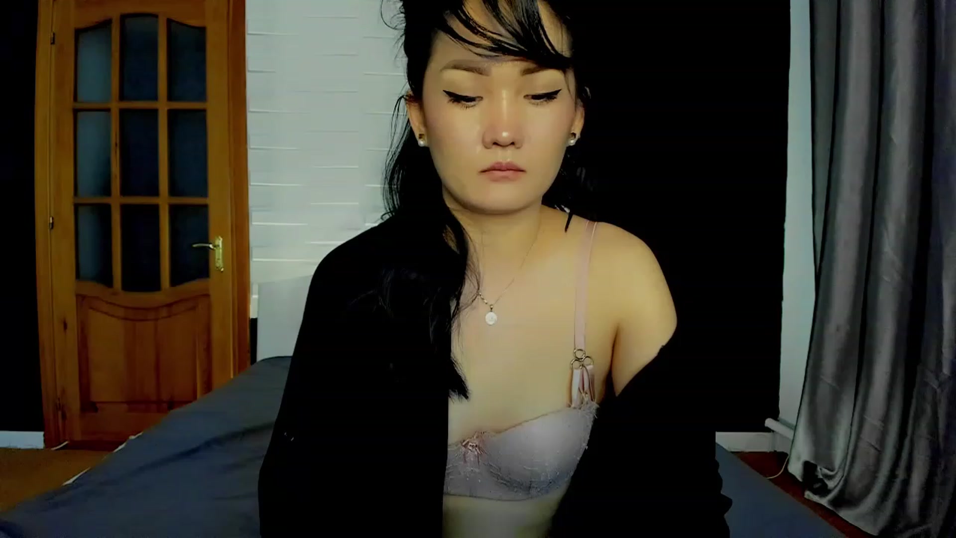 Gallery image thumbnail from Oiuysgdb's myfreecams stream on, 04/30/2023, 17:40 image 14 of 20