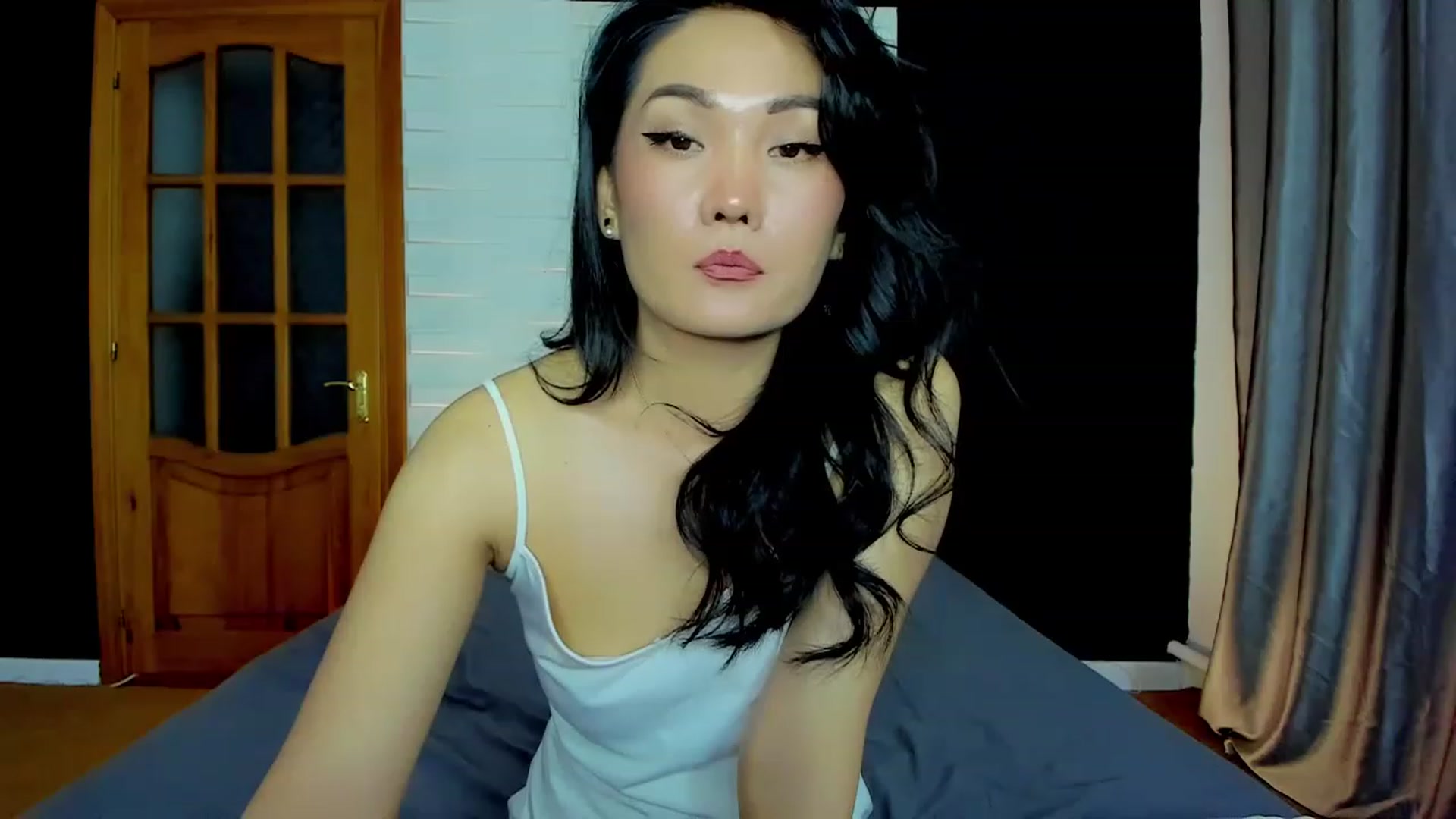 Gallery image thumbnail from Oiuysgdb's myfreecams stream on, 05/06/2023, 16:40 image 2 of 20