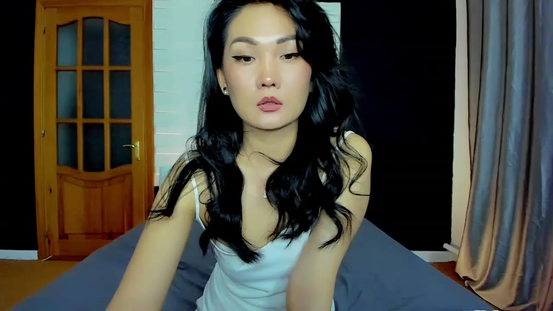 Gallery image thumbnail from Oiuysgdb's myfreecams stream on, 05/06/2023, 16:40 image 3 of 20