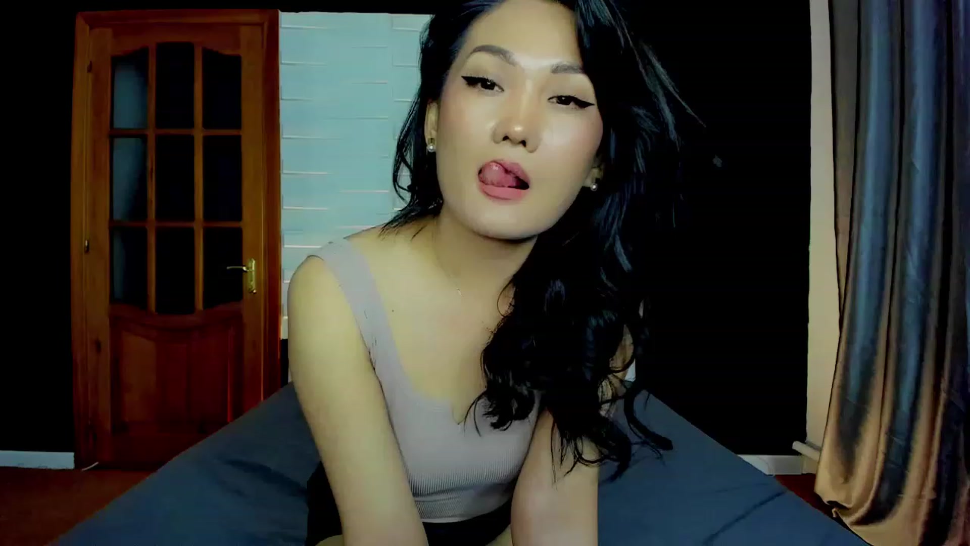 Gallery image thumbnail from Oiuysgdb's myfreecams stream on, 05/08/2023, 16:50 image 5 of 20