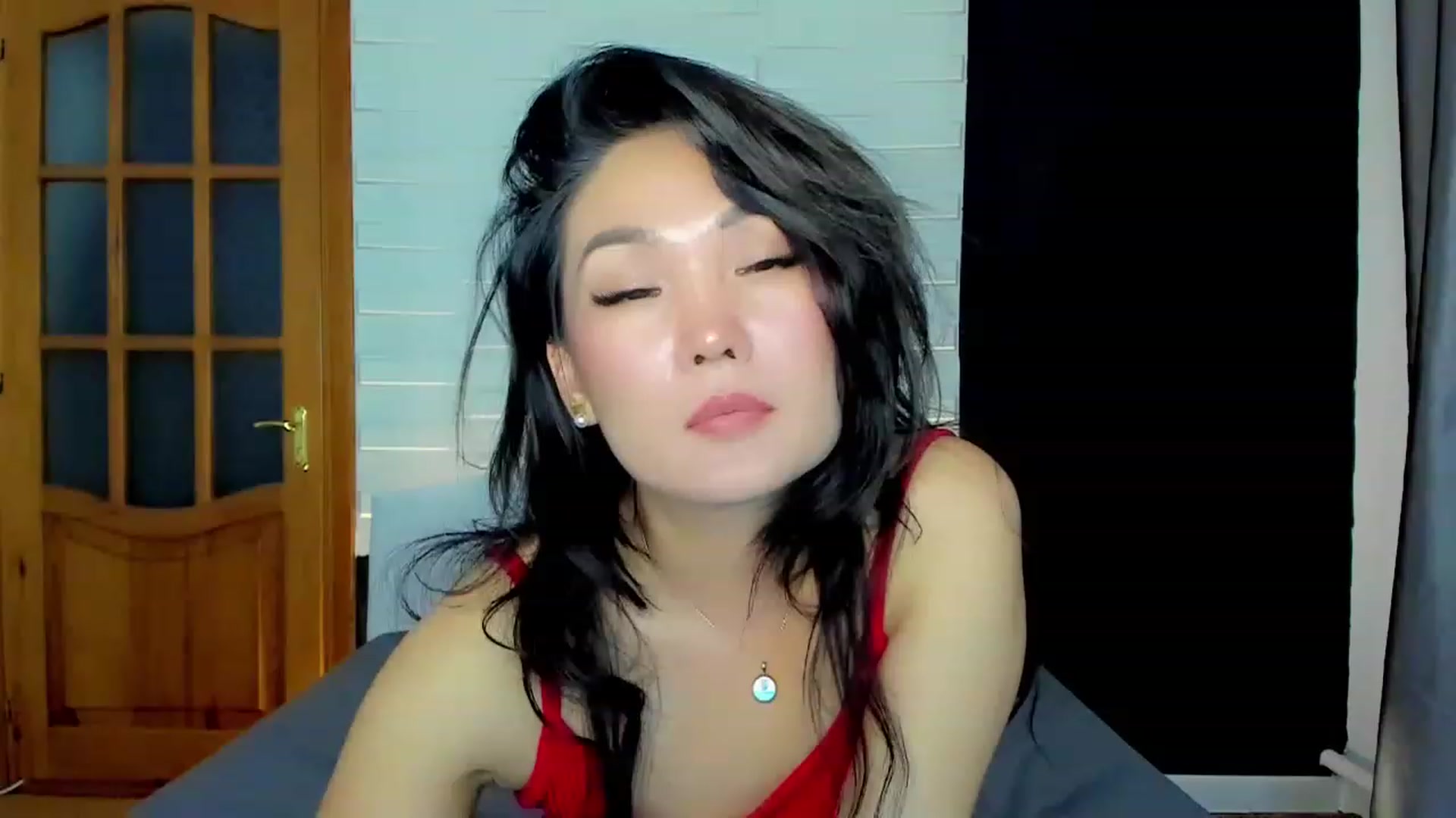 Gallery image thumbnail from Oiuysgdb's myfreecams stream on, 05/25/2023, 16:14 image 18 of 20
