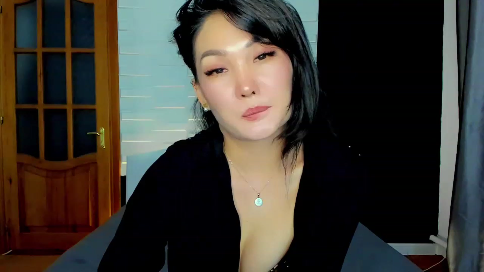 Gallery image thumbnail from Oiuysgdb's myfreecams stream on, 05/26/2023, 14:57 image 9 of 20