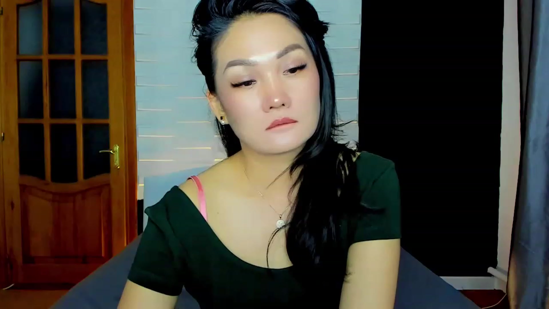 Gallery image thumbnail from Oiuysgdb's myfreecams stream on, 05/27/2023, 15:30 image 13 of 20