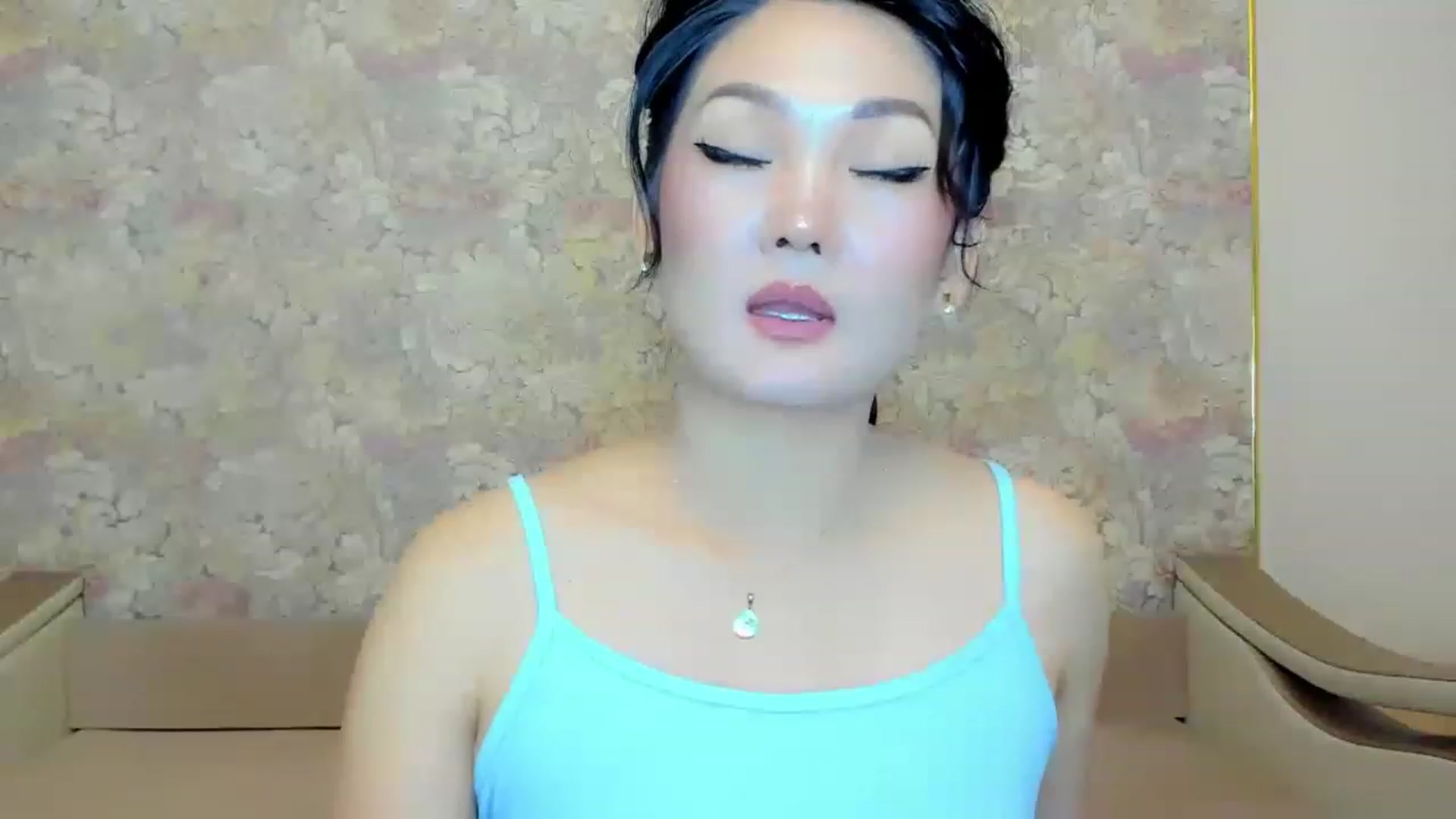 Gallery image thumbnail from Oiuysgdb's myfreecams stream on, 06/04/2023, 15:29 image 18 of 20