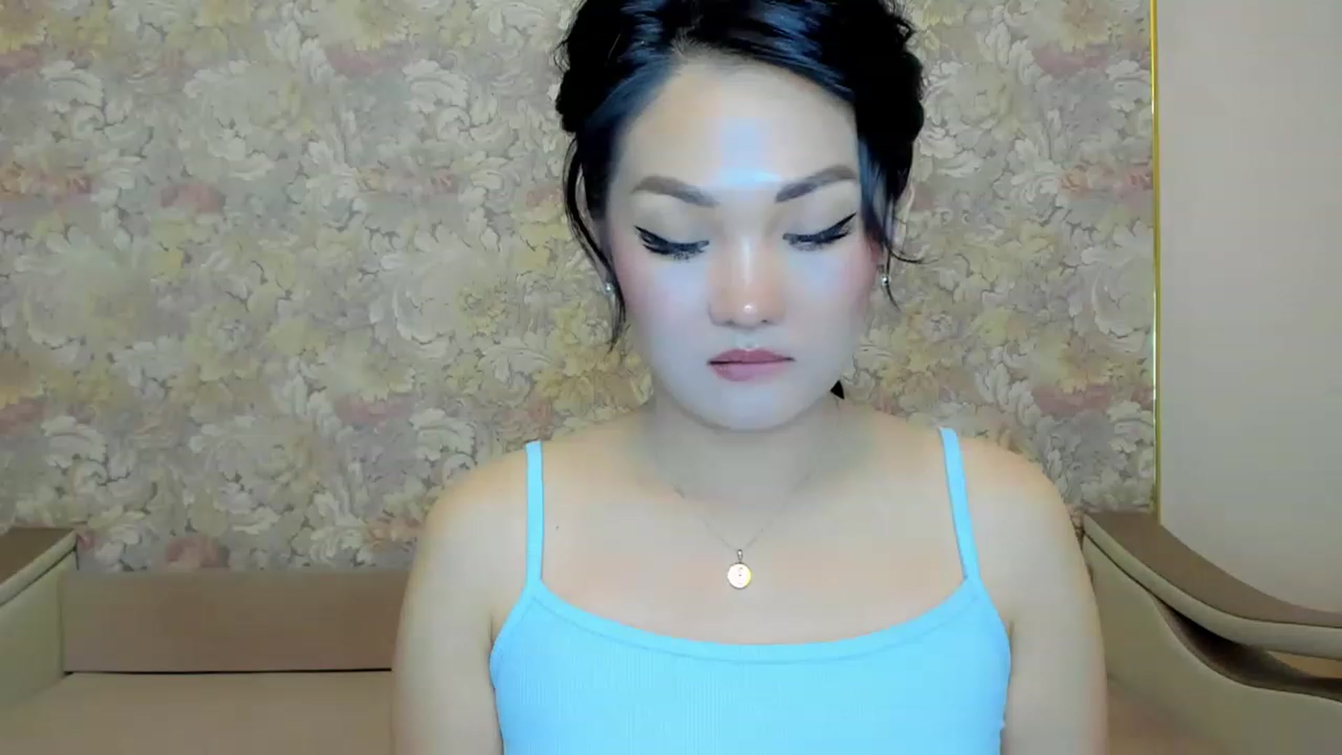 Gallery image thumbnail from Oiuysgdb's myfreecams stream on, 06/04/2023, 16:06 image 10 of 20