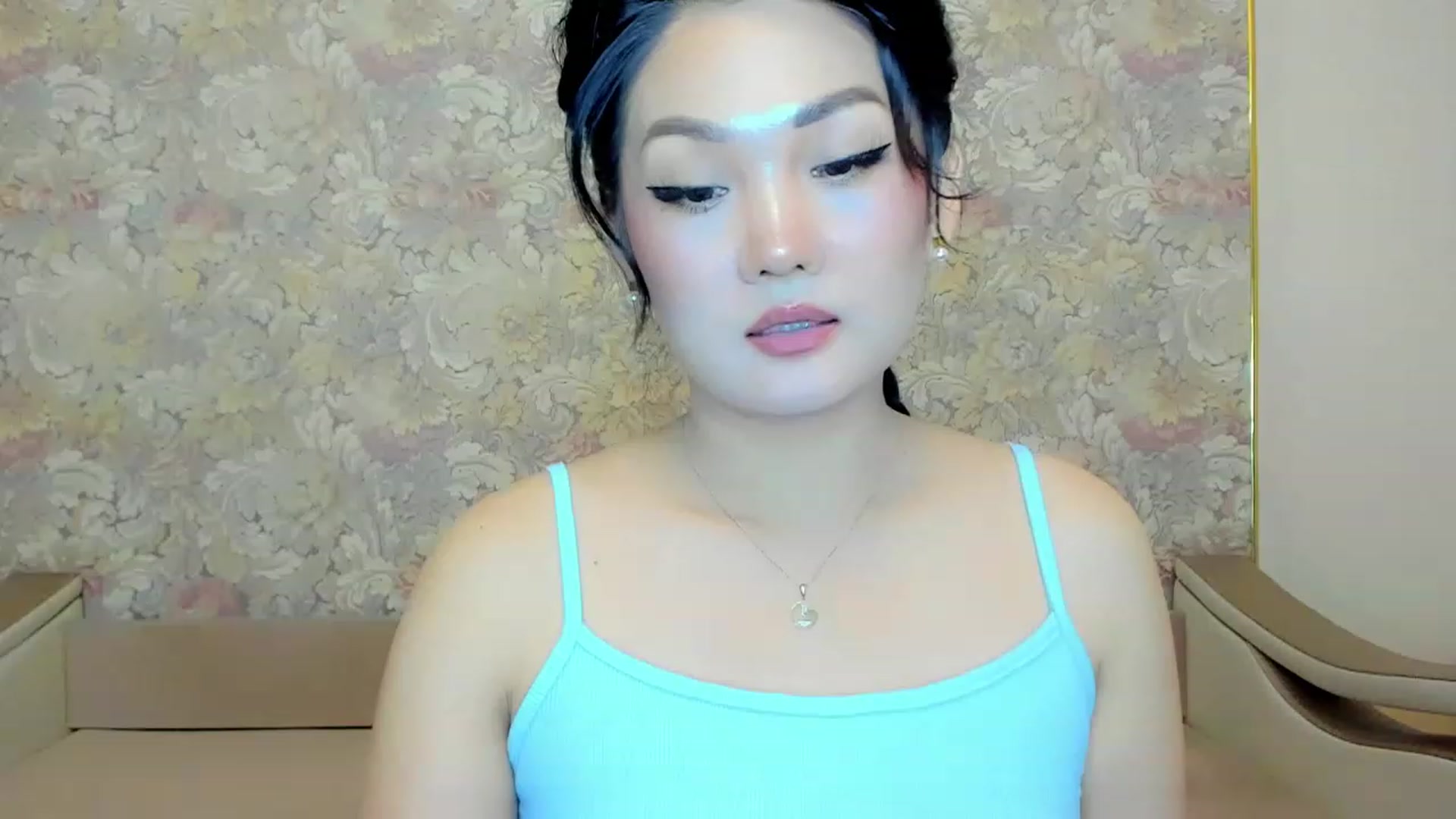 Gallery image thumbnail from Oiuysgdb's myfreecams stream on, 06/04/2023, 16:06 image 7 of 20