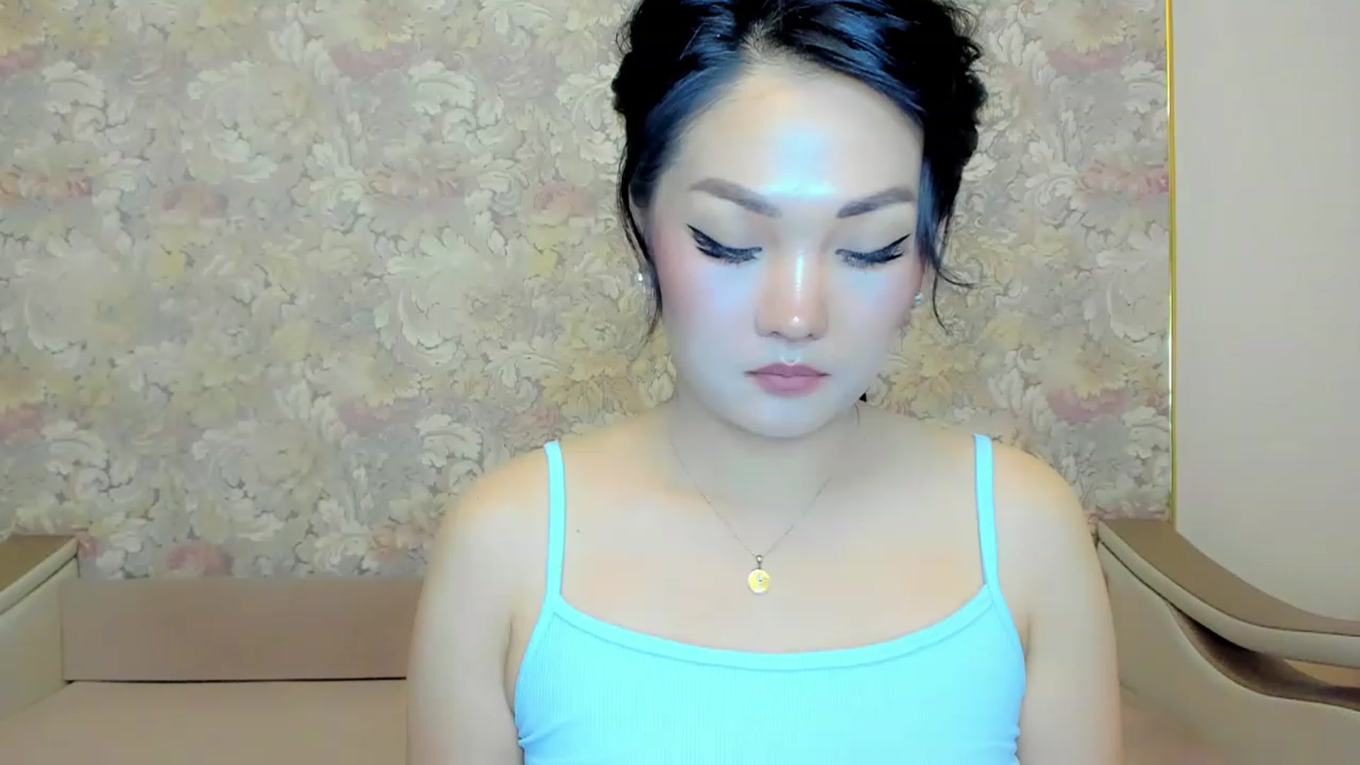 Gallery image thumbnail from Oiuysgdb's myfreecams stream on, 06/04/2023, 16:06 image 1 of 20