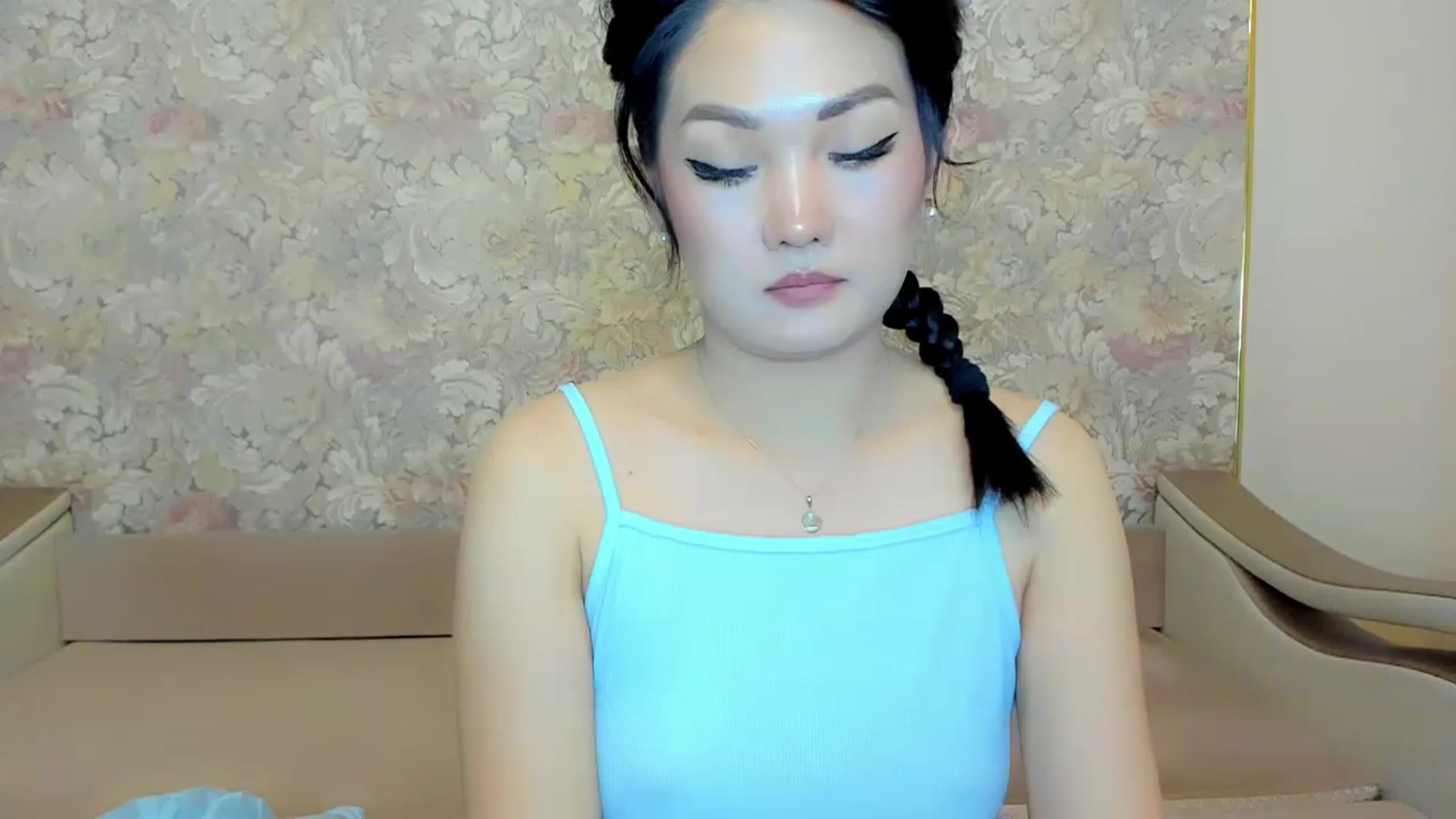 Gallery image thumbnail from Oiuysgdb's myfreecams stream on, 06/04/2023, 16:51 image 14 of 20