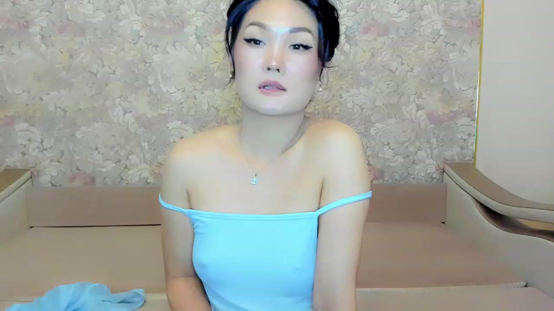 Gallery image thumbnail from Oiuysgdb's myfreecams stream on, 06/04/2023, 17:53 image 5 of 20