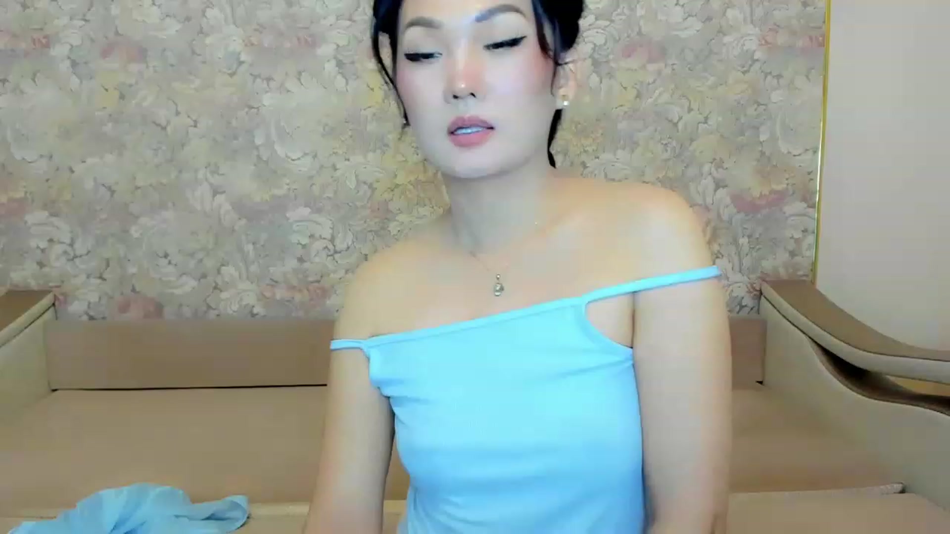 Gallery image thumbnail from Oiuysgdb's myfreecams stream on, 06/04/2023, 17:53 image 2 of 20