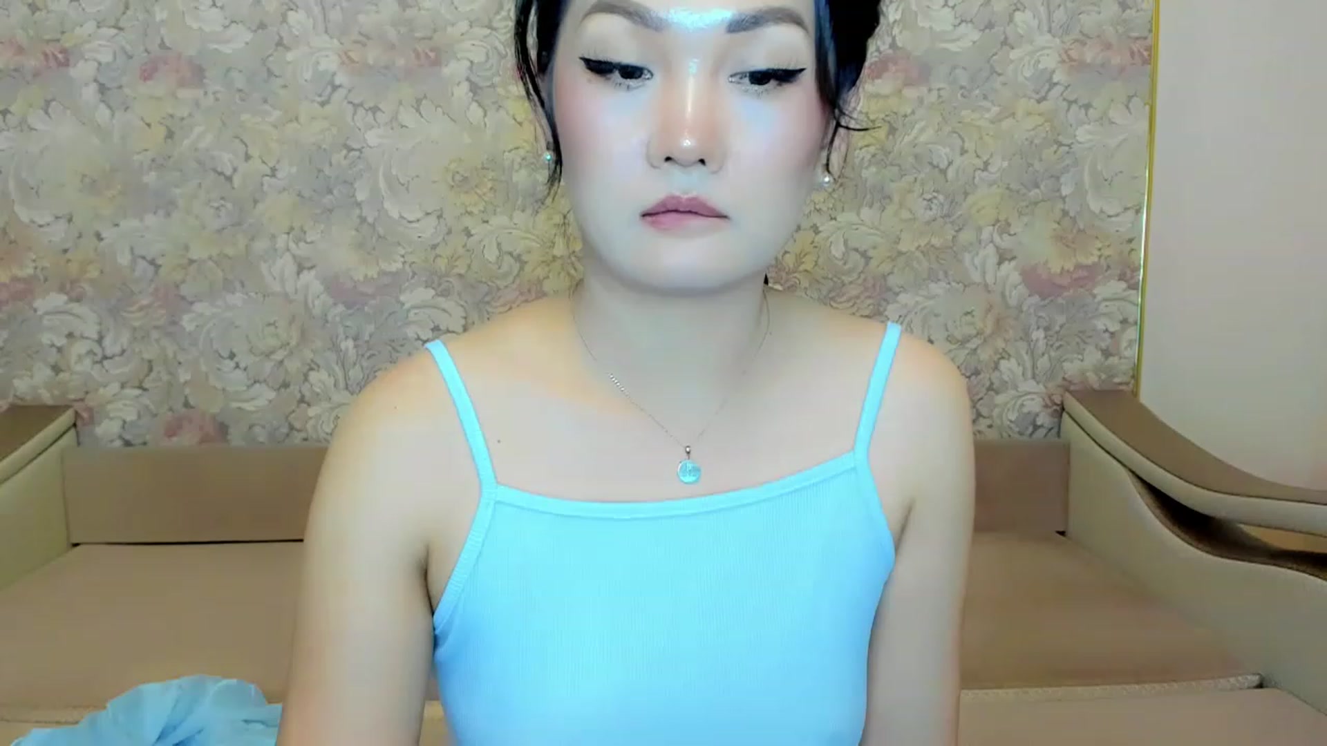 Gallery image thumbnail from Oiuysgdb's myfreecams stream on, 06/04/2023, 17:53 image 12 of 20