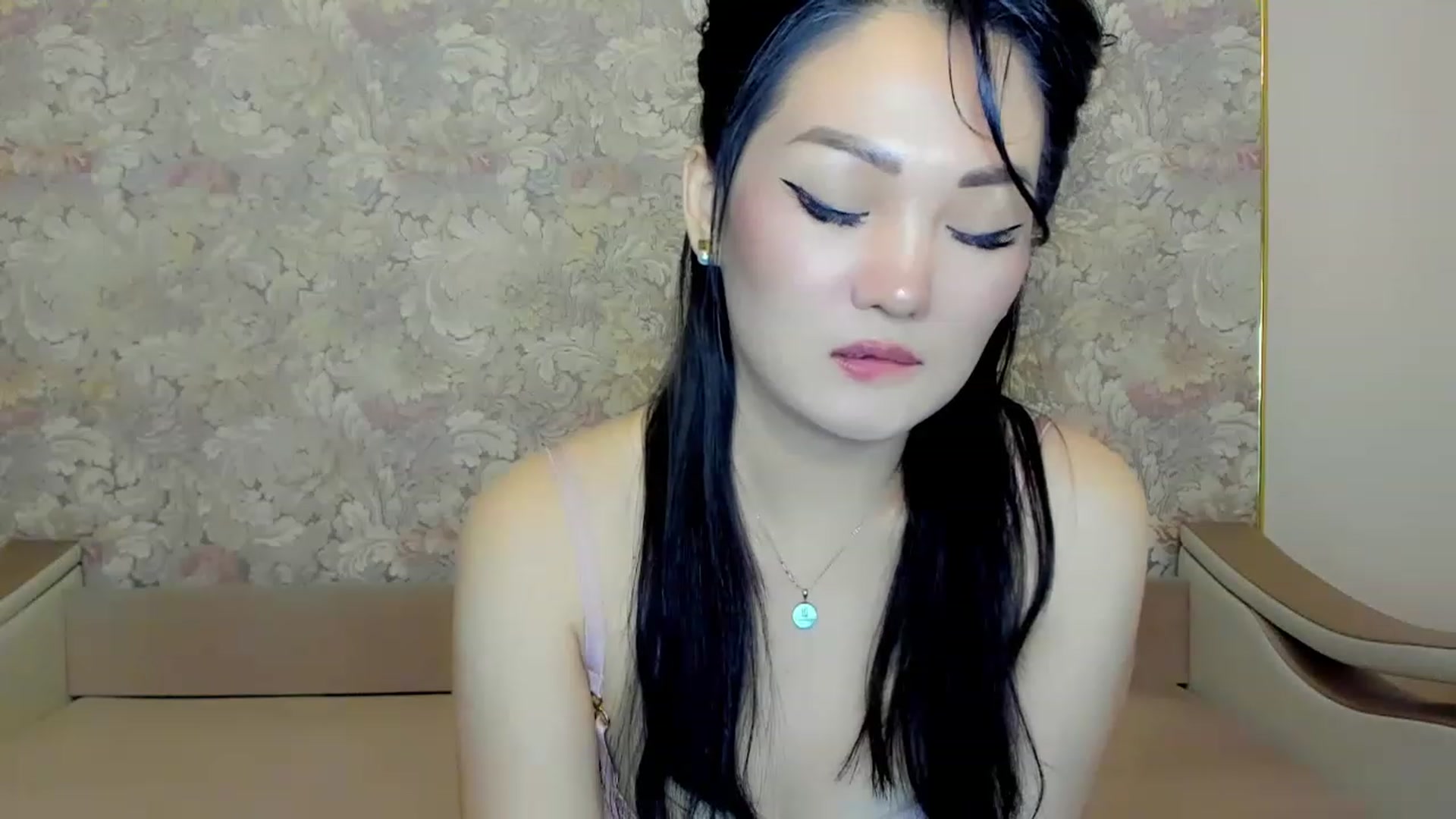 Gallery image thumbnail from Oiuysgdb's myfreecams stream on, 06/06/2023, 15:29 image 6 of 20