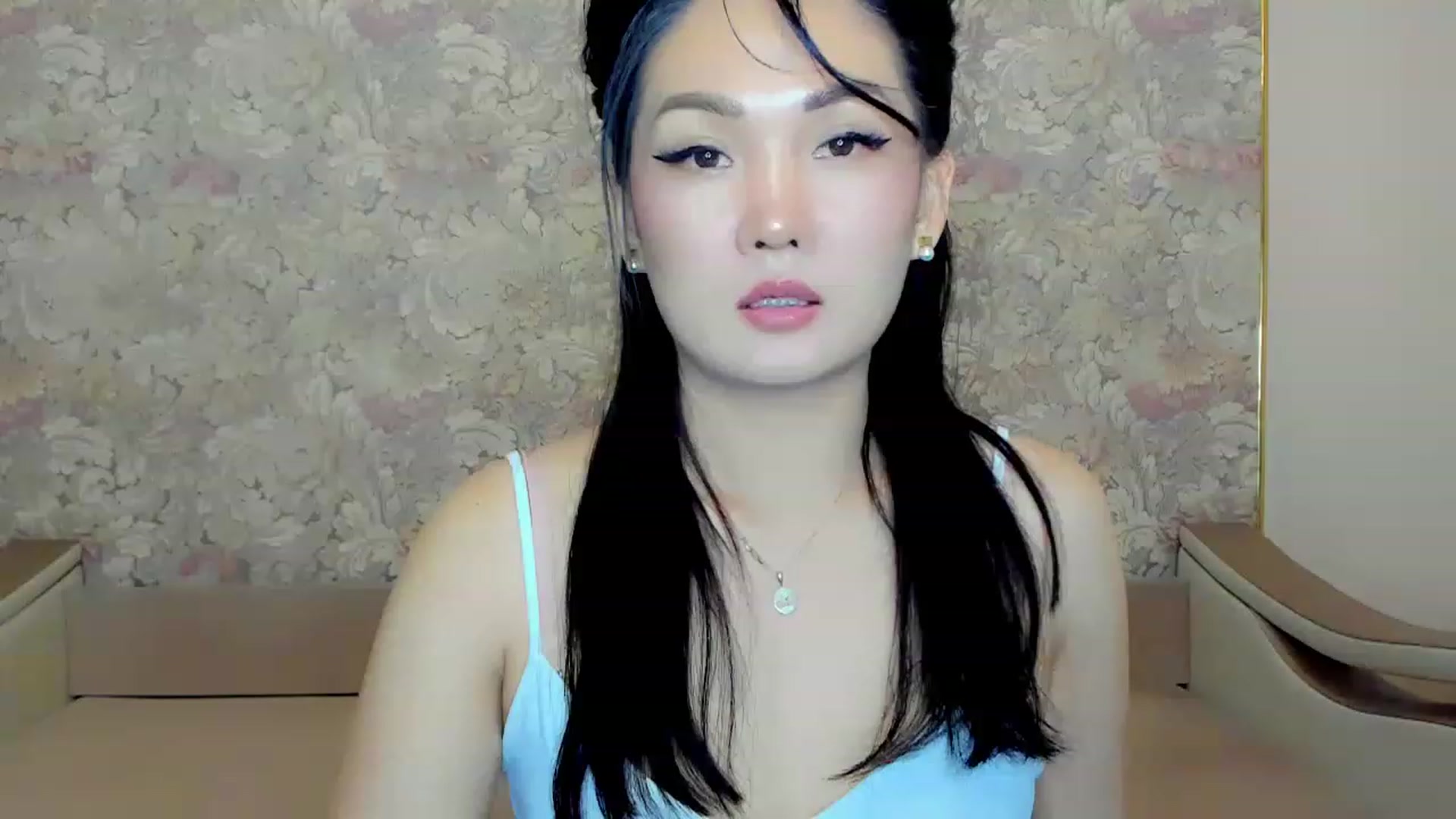Gallery image thumbnail from Oiuysgdb's myfreecams stream on, 06/06/2023, 15:29 image 1 of 20