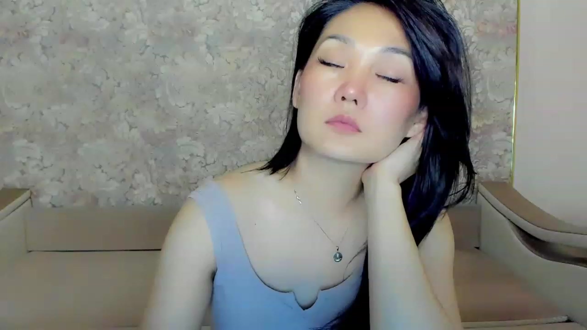 Gallery image thumbnail from Oiuysgdb's myfreecams stream on, 06/20/2023, 16:02 image 16 of 20
