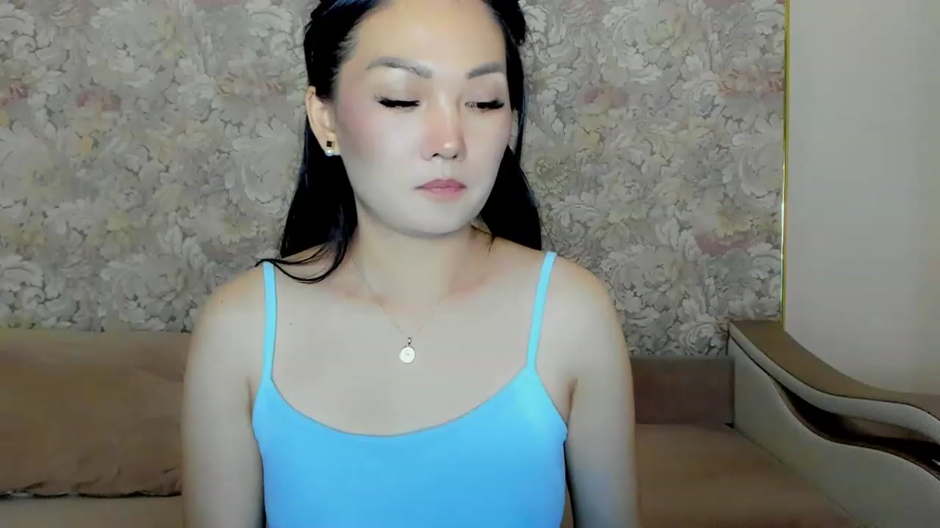 Gallery image thumbnail from Oiuysgdb's myfreecams stream on, 06/25/2023, 19:10 image 19 of 20