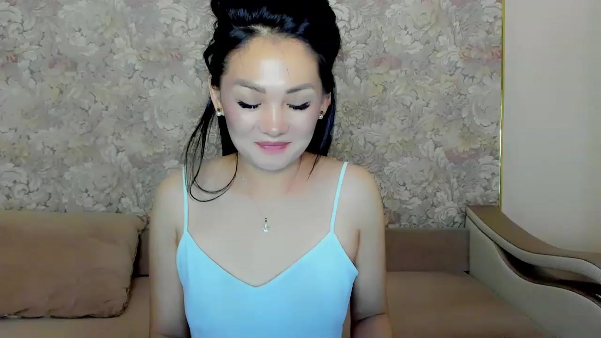 Gallery image thumbnail from Oiuysgdb's myfreecams stream on, 06/25/2023, 19:10 image 6 of 20