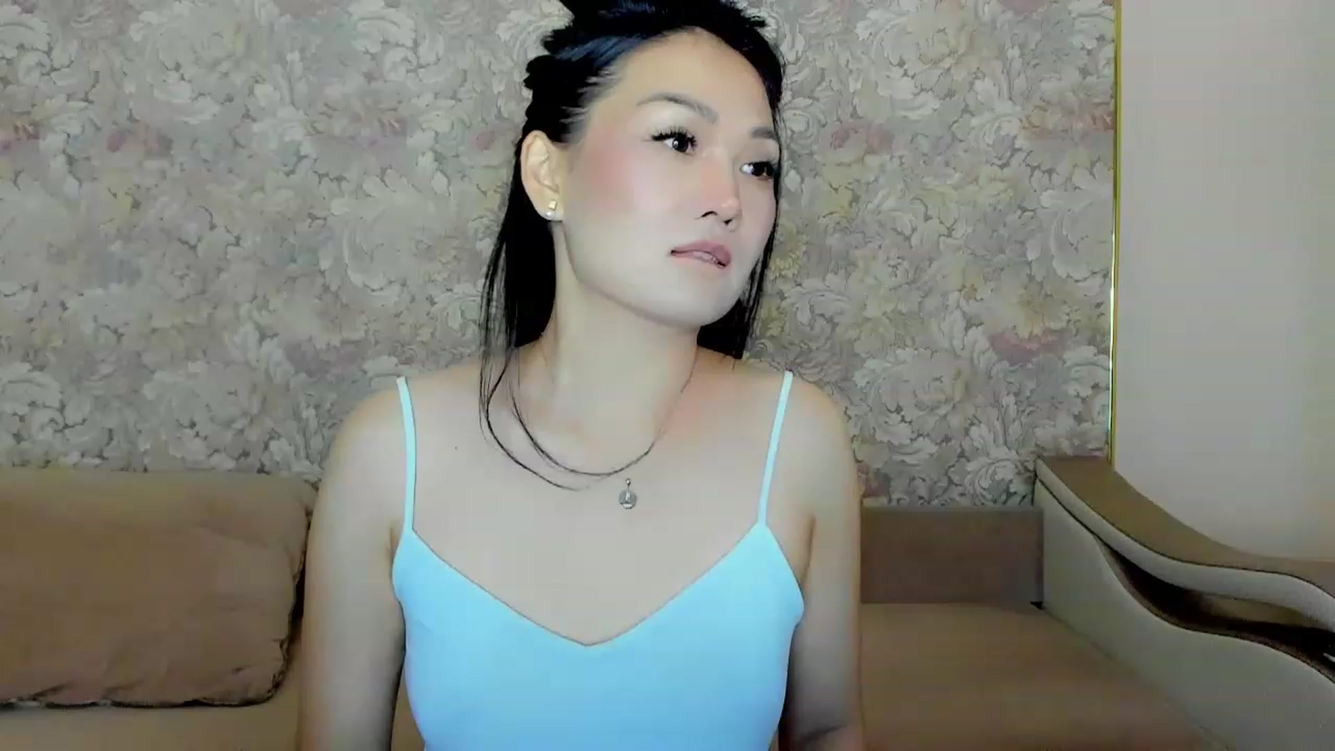 Gallery image thumbnail from Oiuysgdb's myfreecams stream on, 06/25/2023, 19:10 image 7 of 20