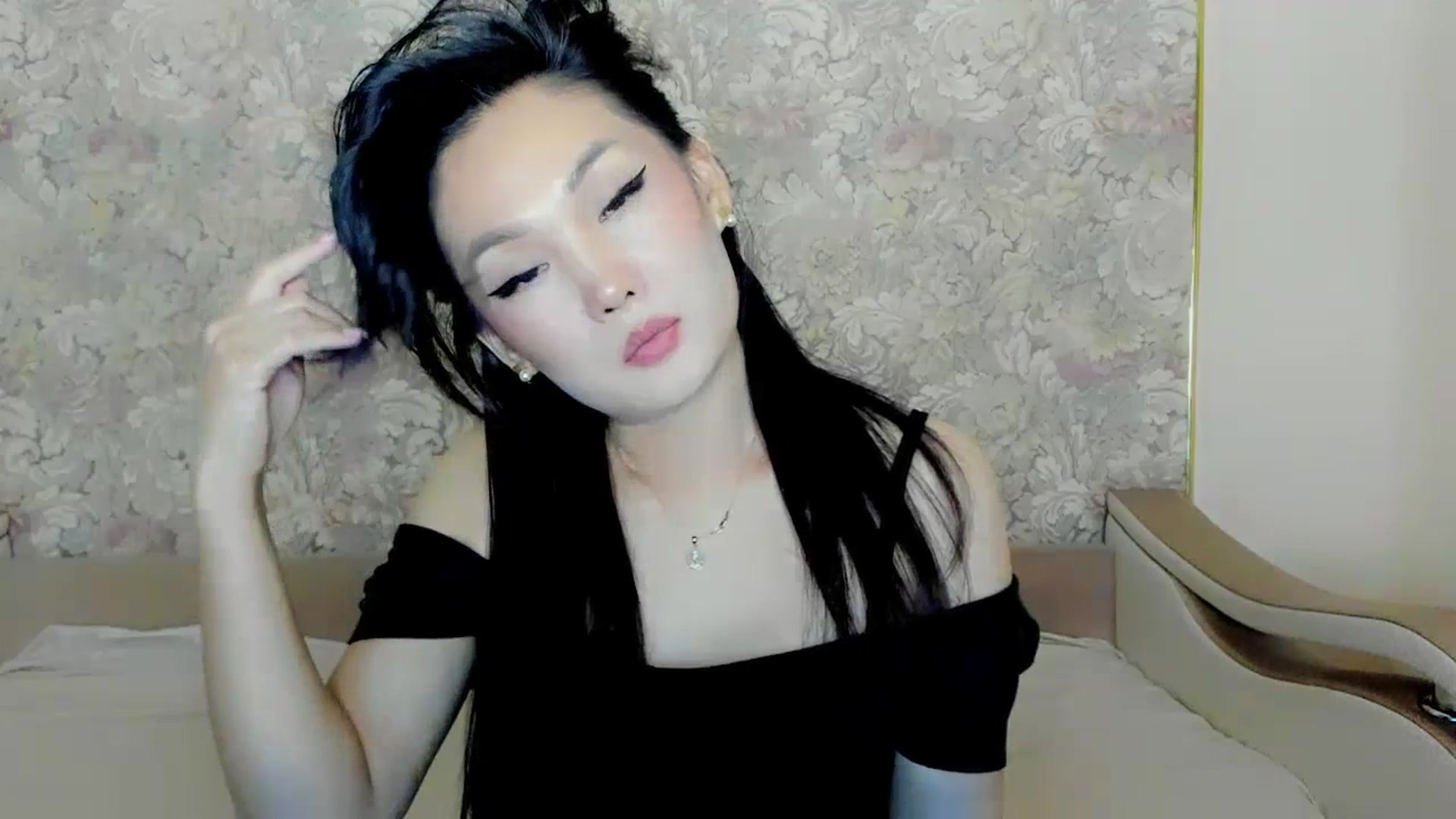 Gallery image thumbnail from Oiuysgdb's myfreecams stream on, 07/02/2023, 17:30 image 11 of 20