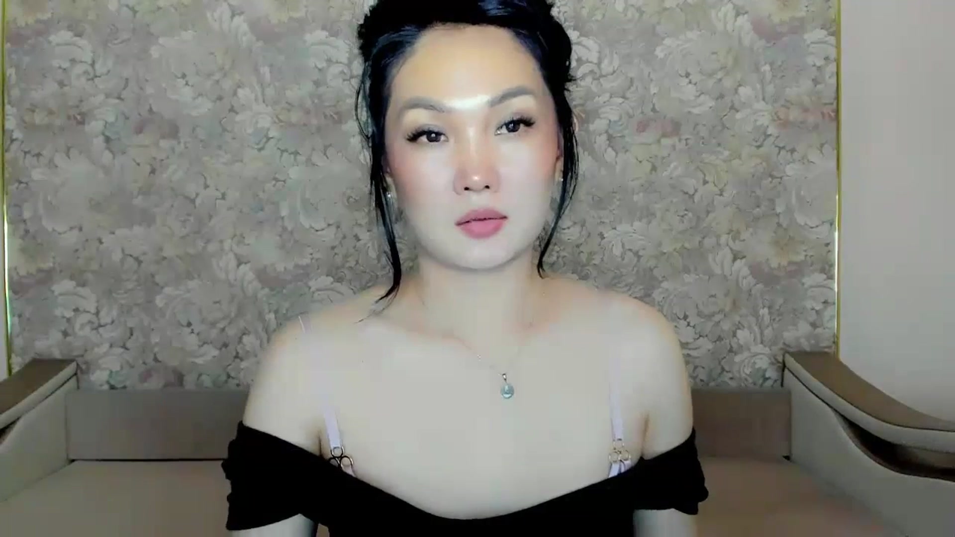 Gallery image thumbnail from Oiuysgdb's myfreecams stream on, 07/06/2023, 16:49 image 5 of 20