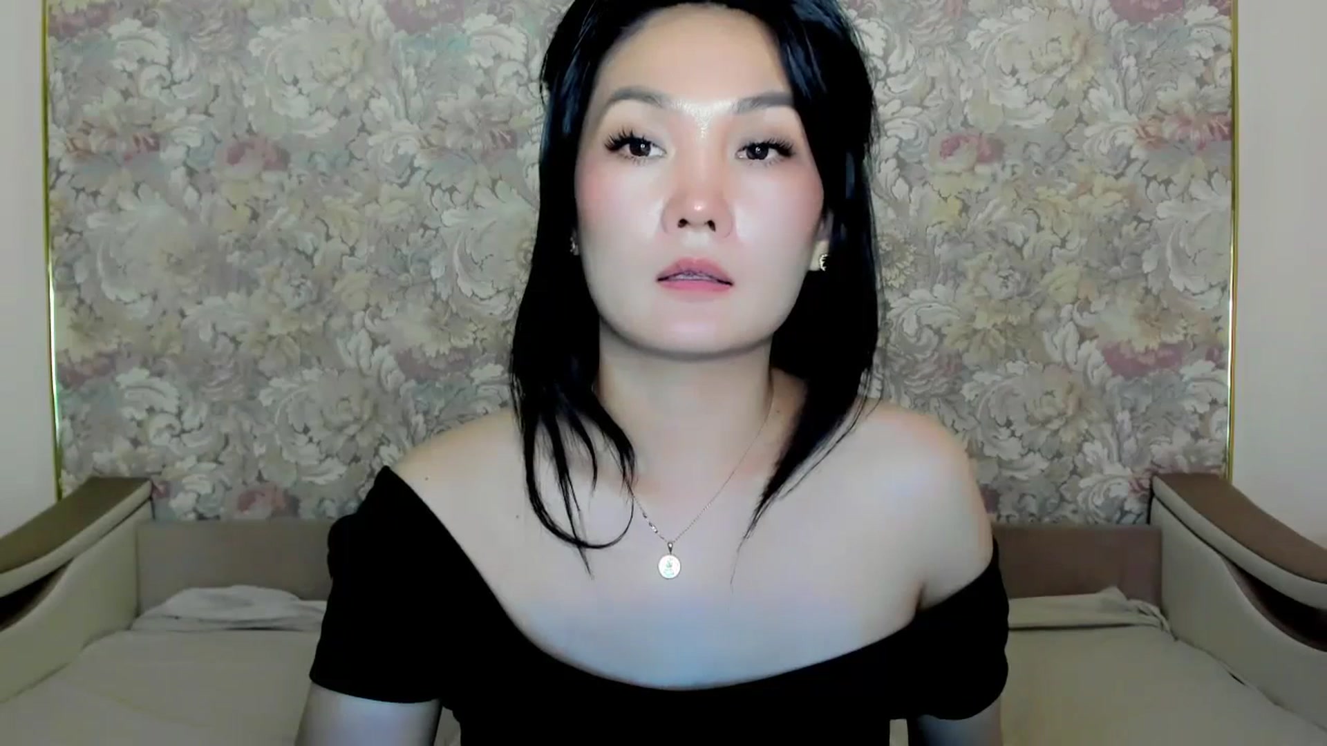 Gallery image thumbnail from Oiuysgdb's myfreecams stream on, 07/09/2023, 18:27 image 17 of 20