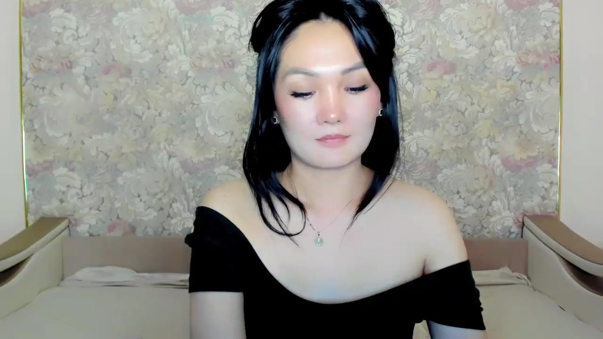 Gallery image thumbnail from Oiuysgdb's myfreecams stream on, 07/09/2023, 18:27 image 16 of 20