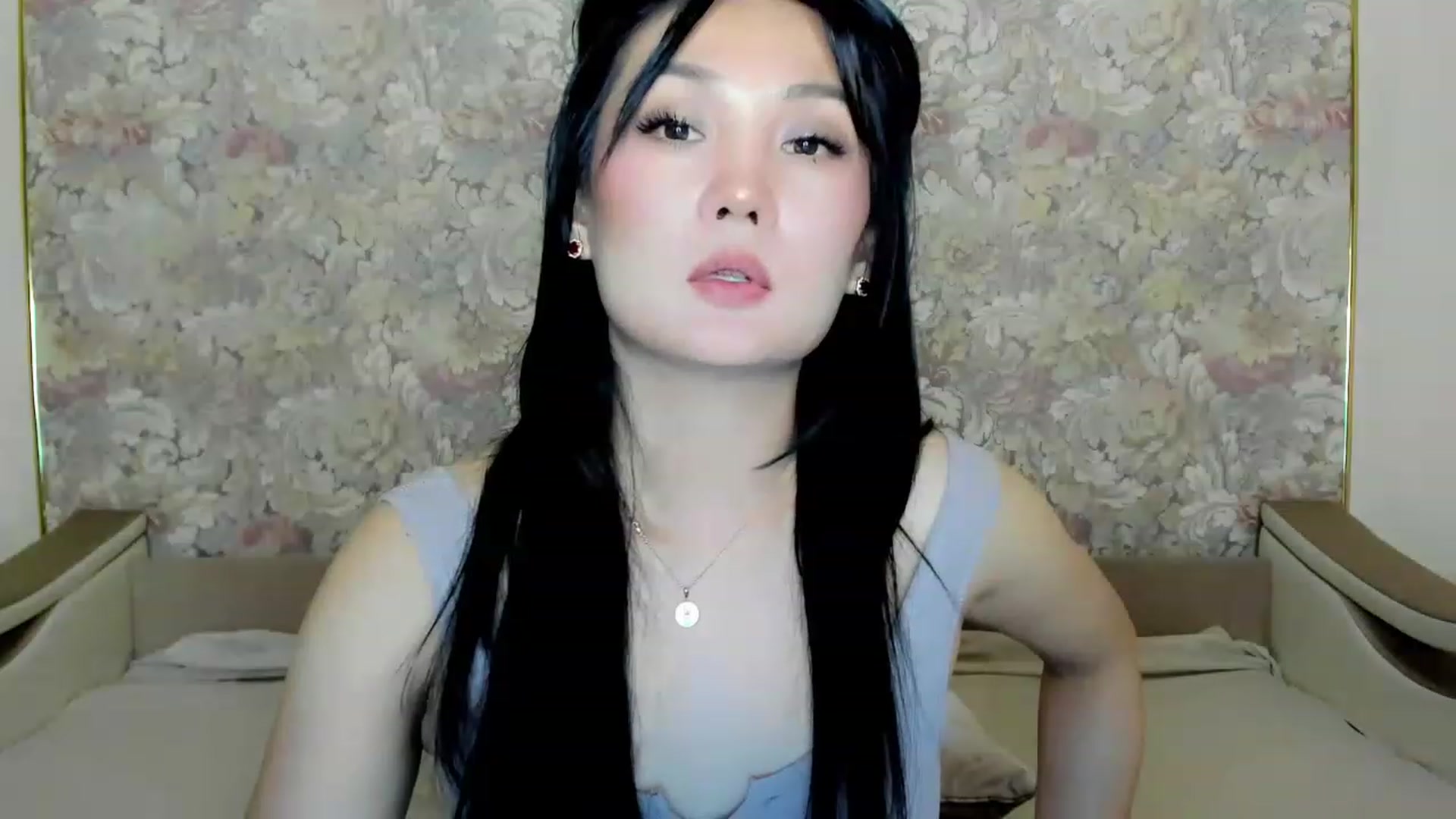 Gallery image thumbnail from Oiuysgdb's myfreecams stream on, 07/10/2023, 18:48 image 7 of 20