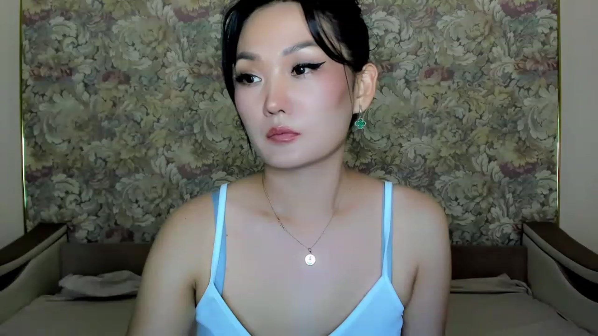 Gallery image thumbnail from Oiuysgdb's myfreecams stream on, 07/11/2023, 14:09 image 4 of 20