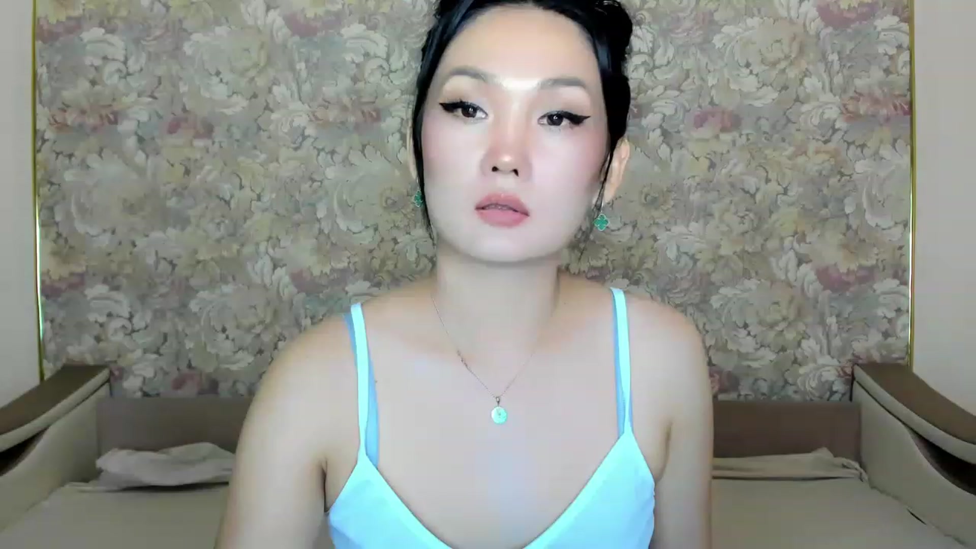 Gallery image thumbnail from Oiuysgdb's myfreecams stream on, 07/11/2023, 14:09 image 8 of 20